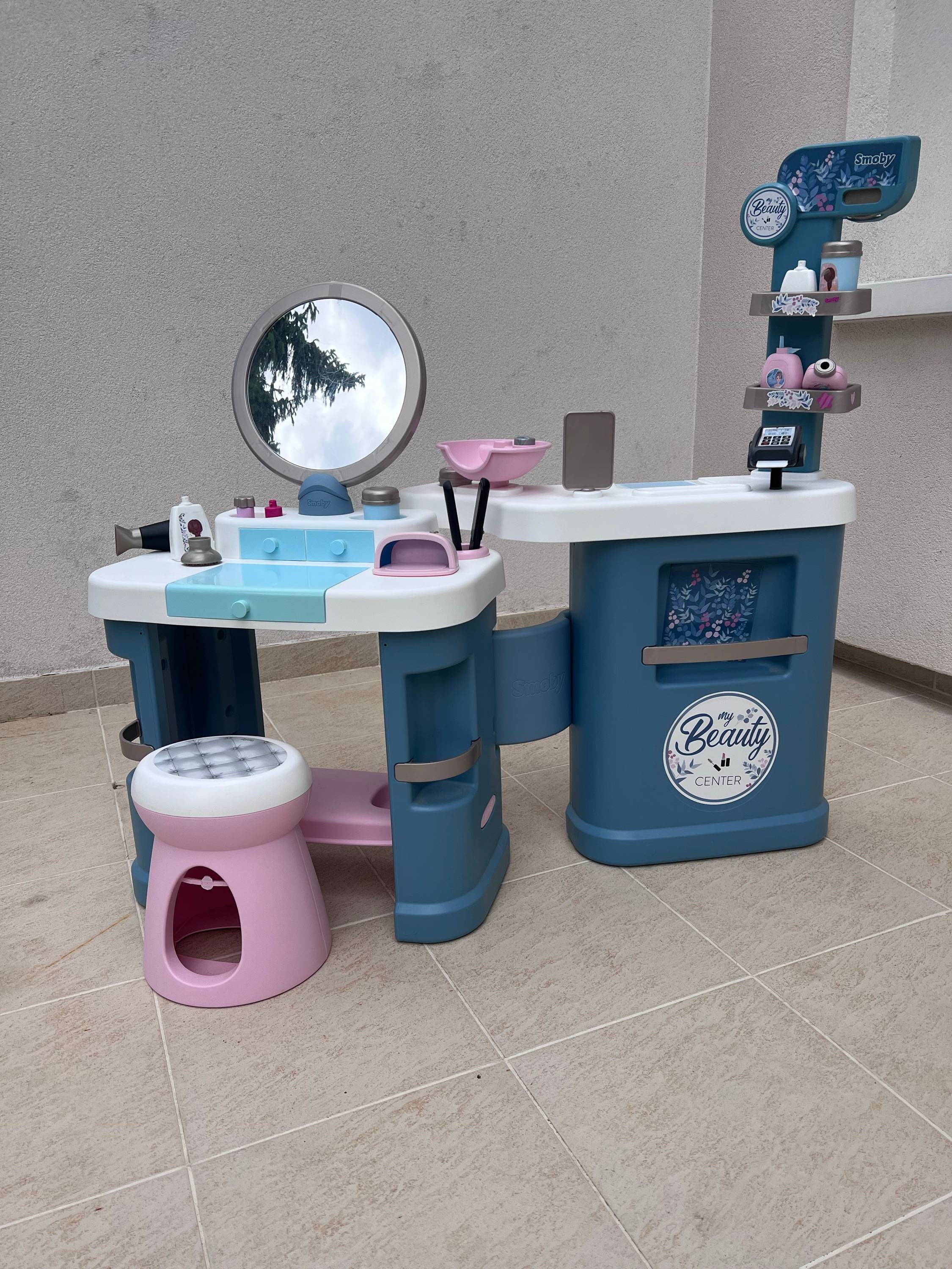 Vends ensemble jouet Beauty Center pour fille
