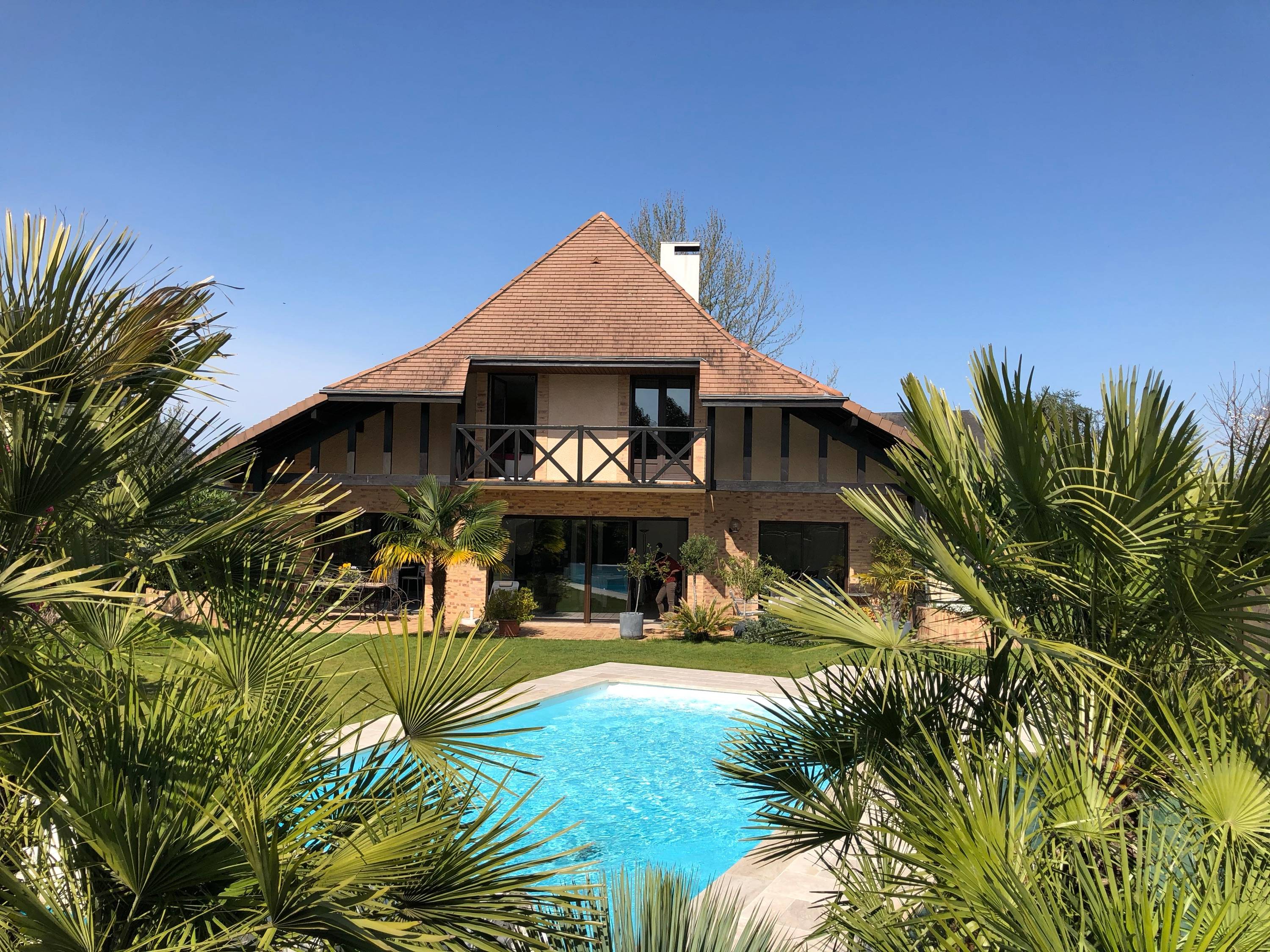 Vends villa familiale élégante dans un écrin de verdure - 185m² - Trespoey