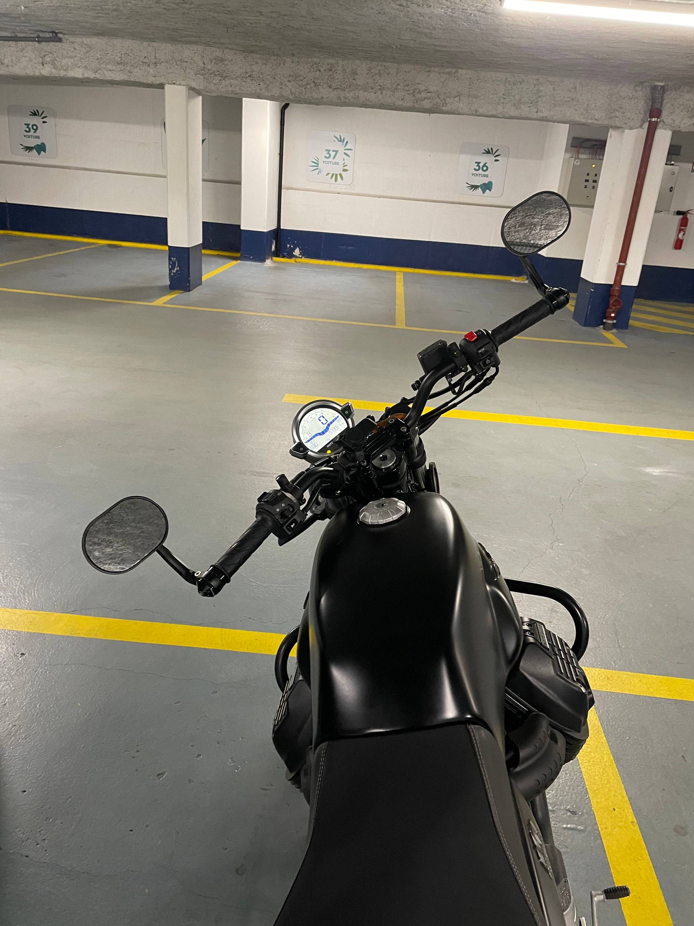 Vends Moto Guzzi V7 Stone 850, 2022, 10000km