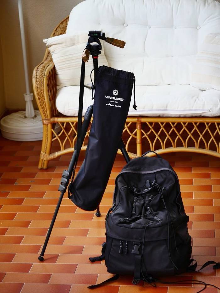 Vends trépied photo Vanguard avec rotule et housse de transport, sac à dos Lowepro compatible photo/rando