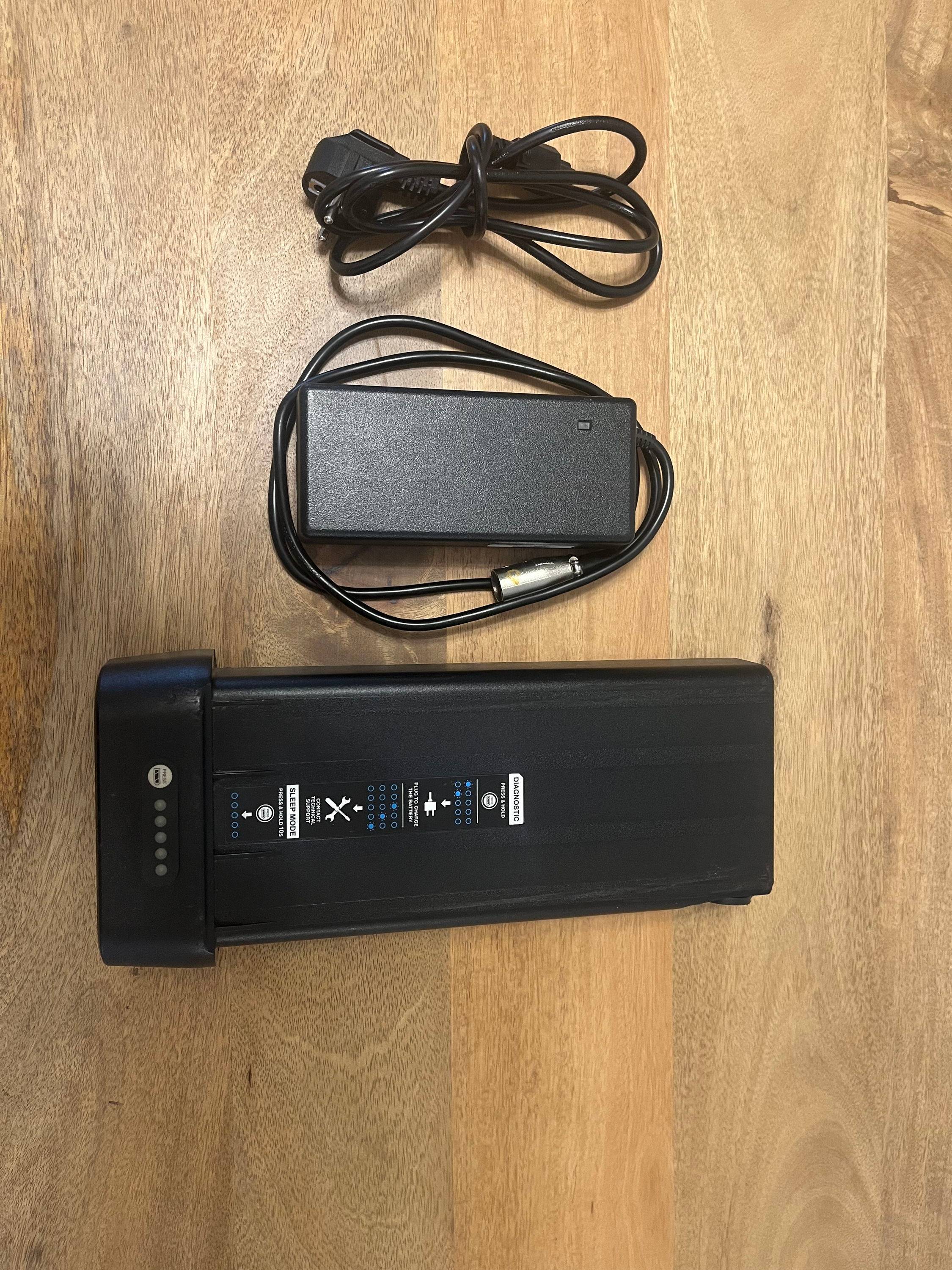 Vends batterie Elops 36V et chargeur