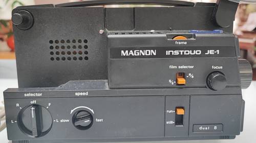 Vends projecteur vidéo super 8 mm avec colleuse et bandes