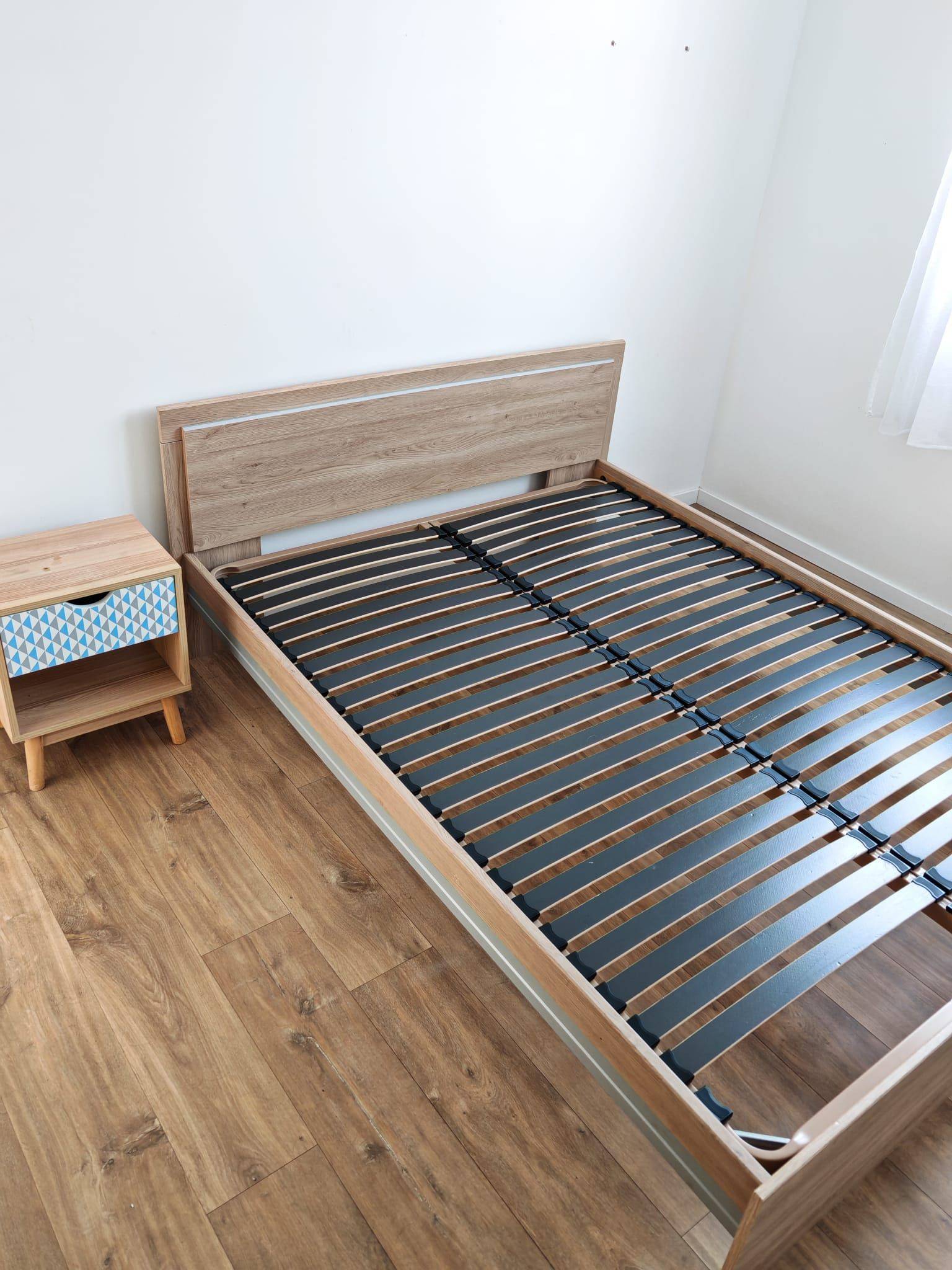 Vends sommier 140x190 + cadre de lit