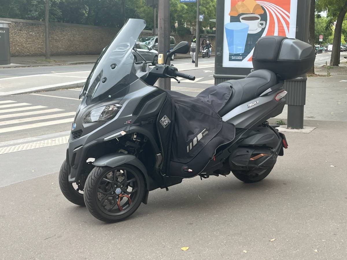 Vends scooter Piaggio MP3 530 Hpe Exclusive, 2023, 8900km
