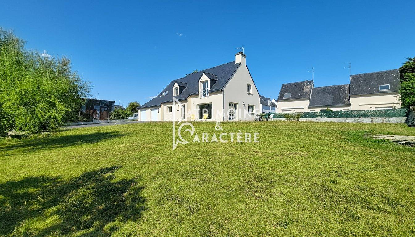Proche des plages de Penvins, spacieuse et lumineuse maison familiale