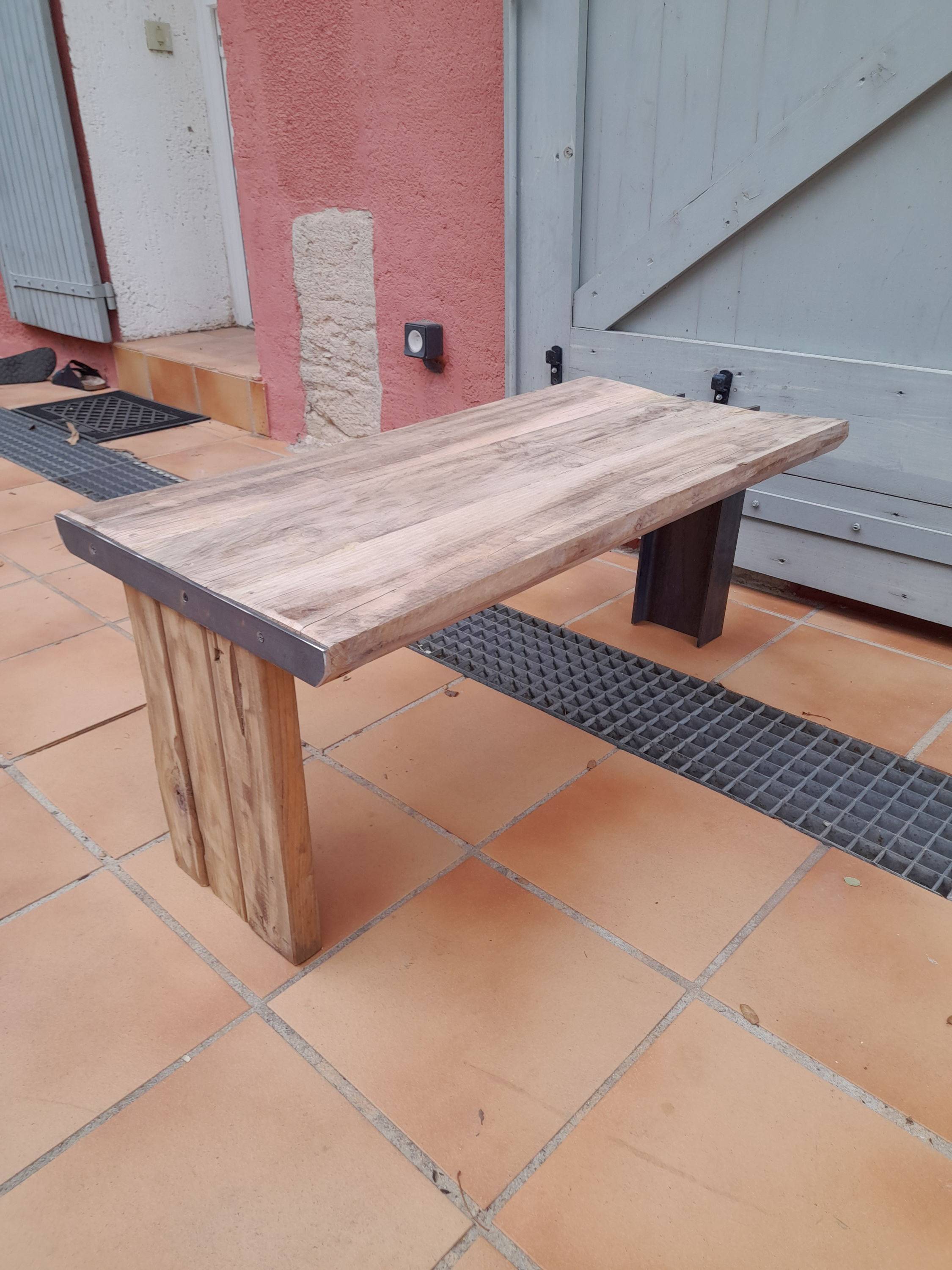 Vends 1 table basse "brutaliste"