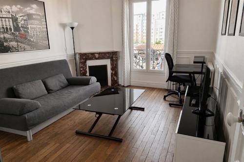 Loue chambre en colocation dans appartement - 60m² - Courbevoie (proche La Défense)
