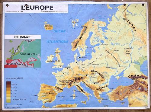 Vends ancienne carte scolaire MDI, 1988 - Europe physique, politique, CEE