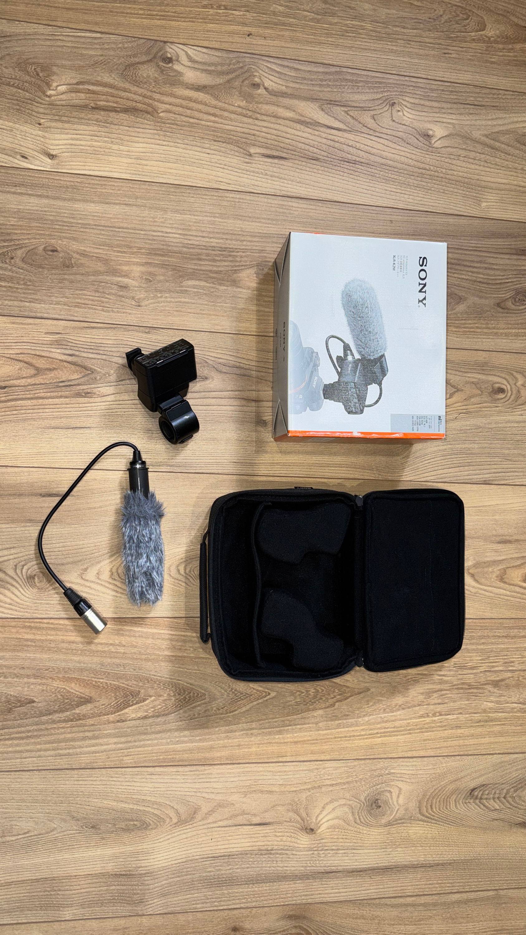 Vends Sony XLR-K2m — kit adaptateur XLR + micro ECM-XM1, bon état, complet avec boîte