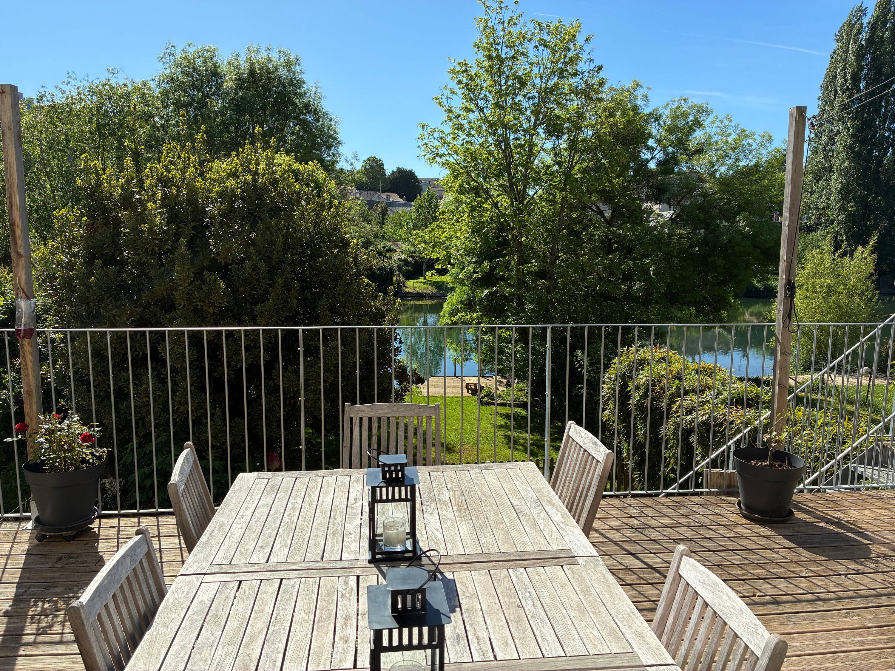 Vends maison de caractère 230 m² – Secteur Cathédrale / Pont-Neuf – Garage et Bord de Clain