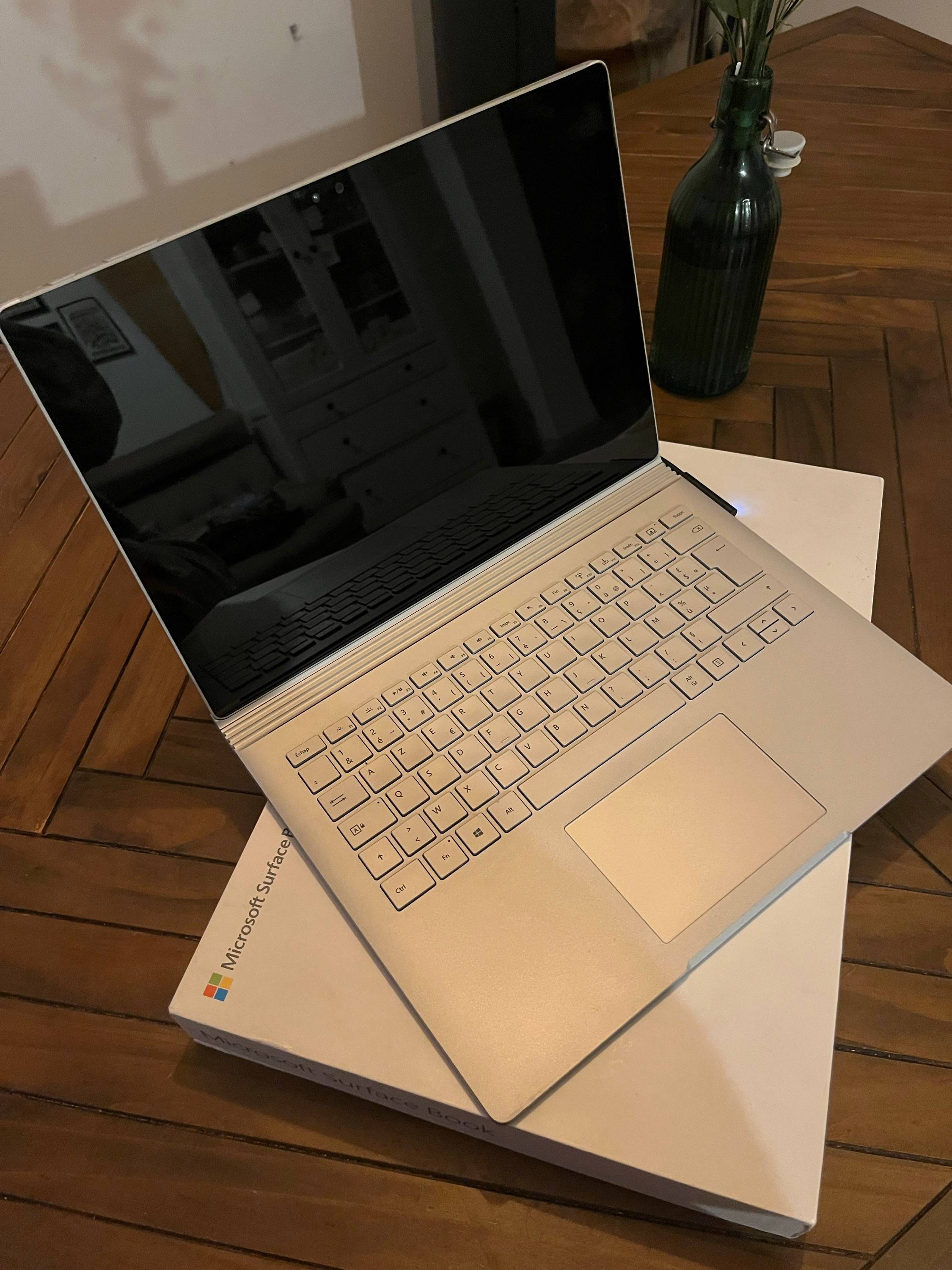 Vends Microsoft Surface Book 2