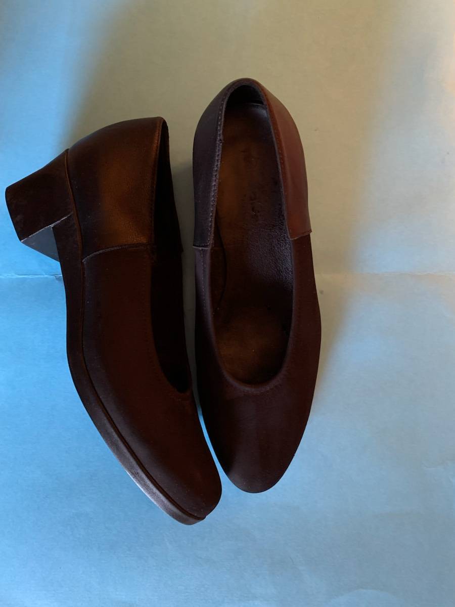 Vends chaussures marque Arche (cuir - daim) noires petits talons de 2,5 cm