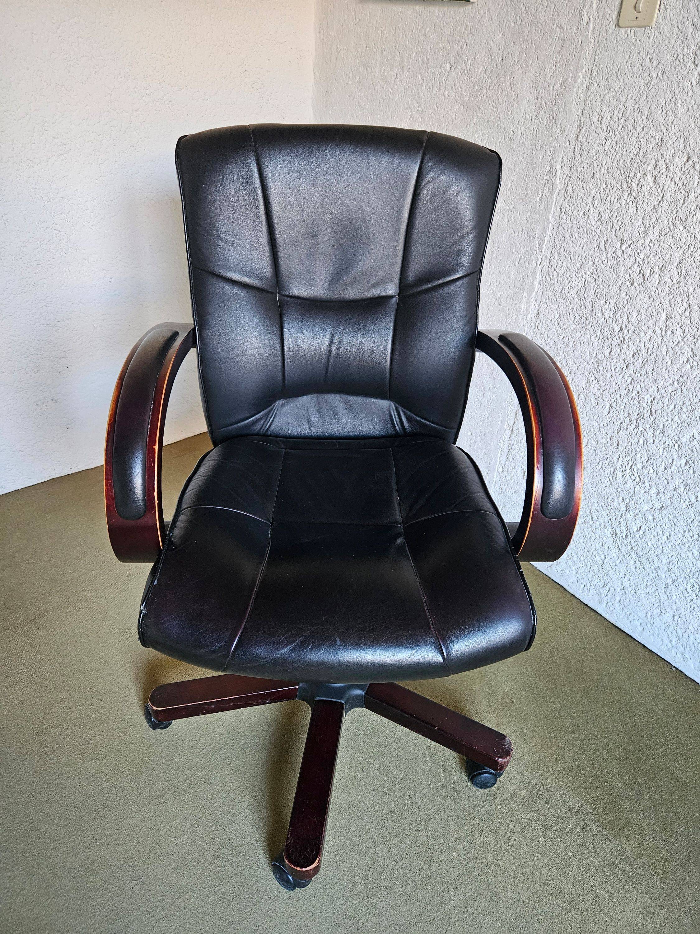 Vends fauteuil cuir noir
