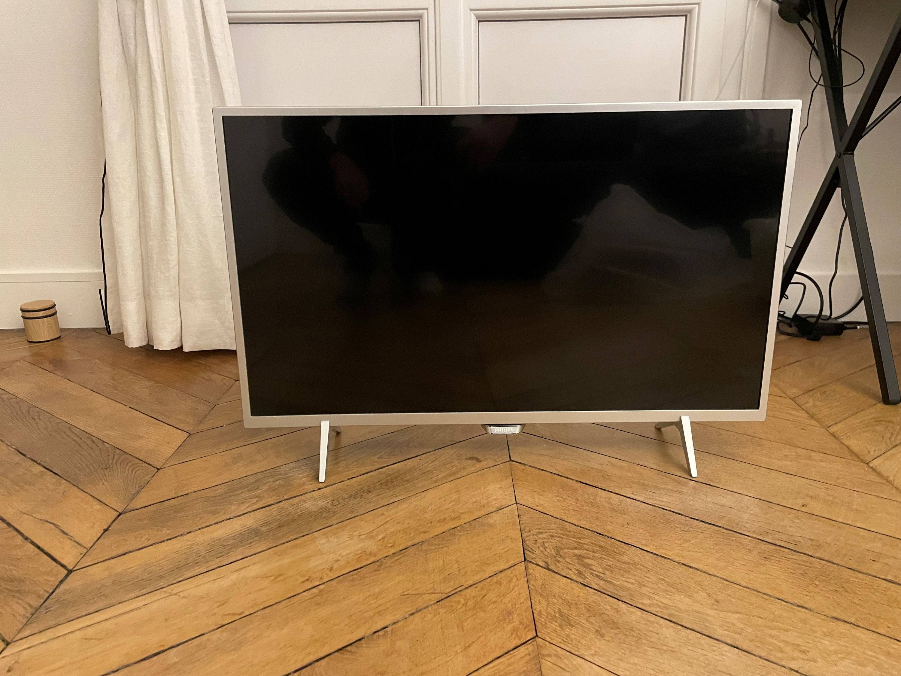 TV Philips 32 pouces Full HD Smart TV – Très bon état