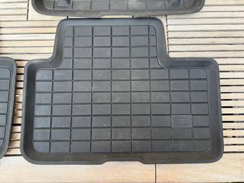 Vends un jeu de 4 tapis de sol pour Volvo XC40/EX40/C40