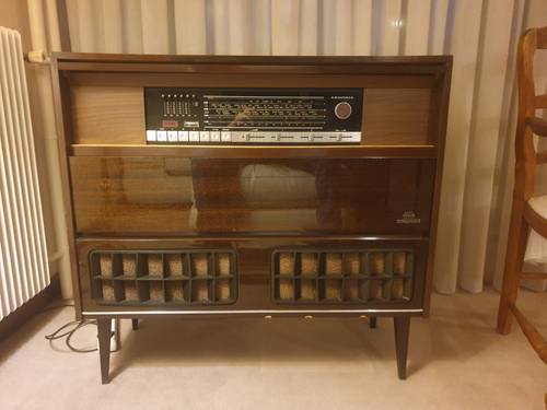 Vends meuble radio vinyle Grundig en parfait état de marche