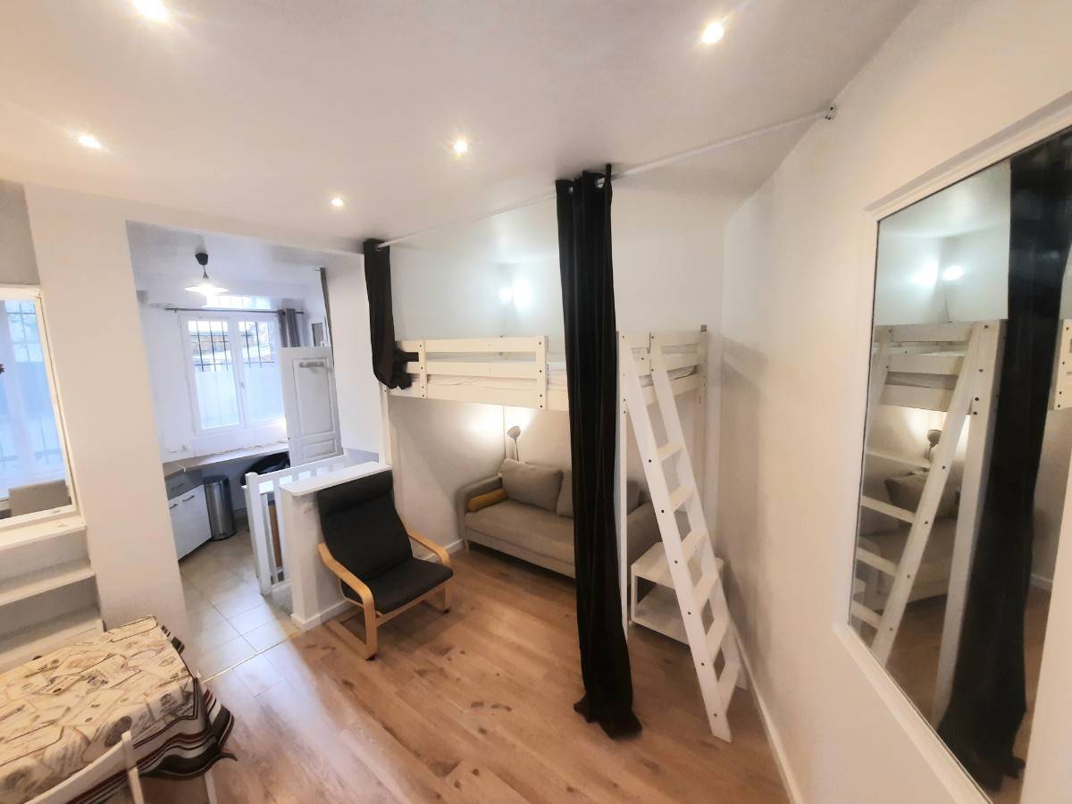 Vends appartement atypique - 32m² - Porte de Clichy