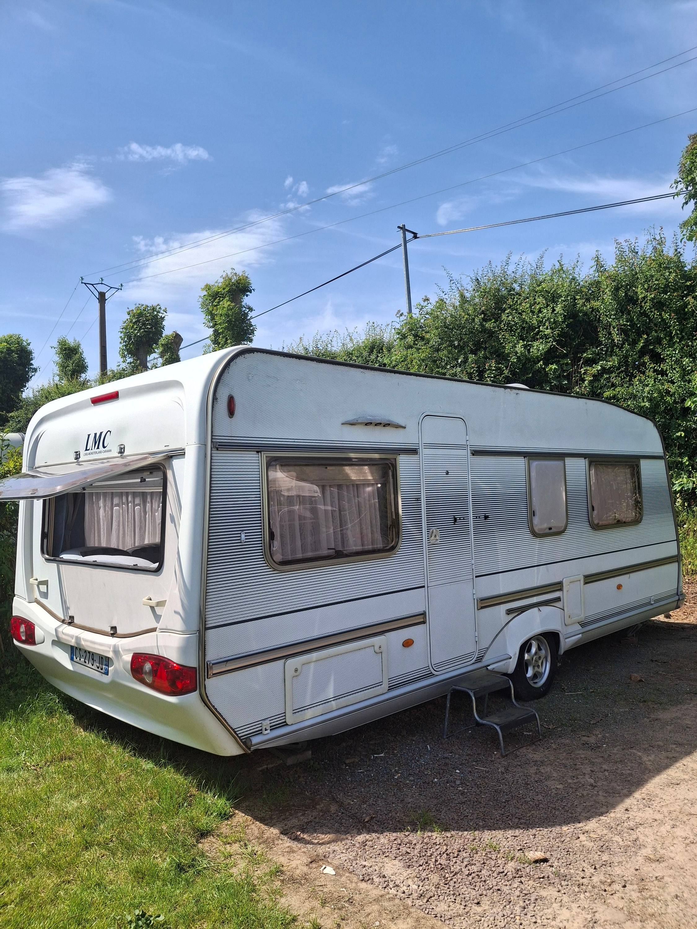 Vends Caravane LMC