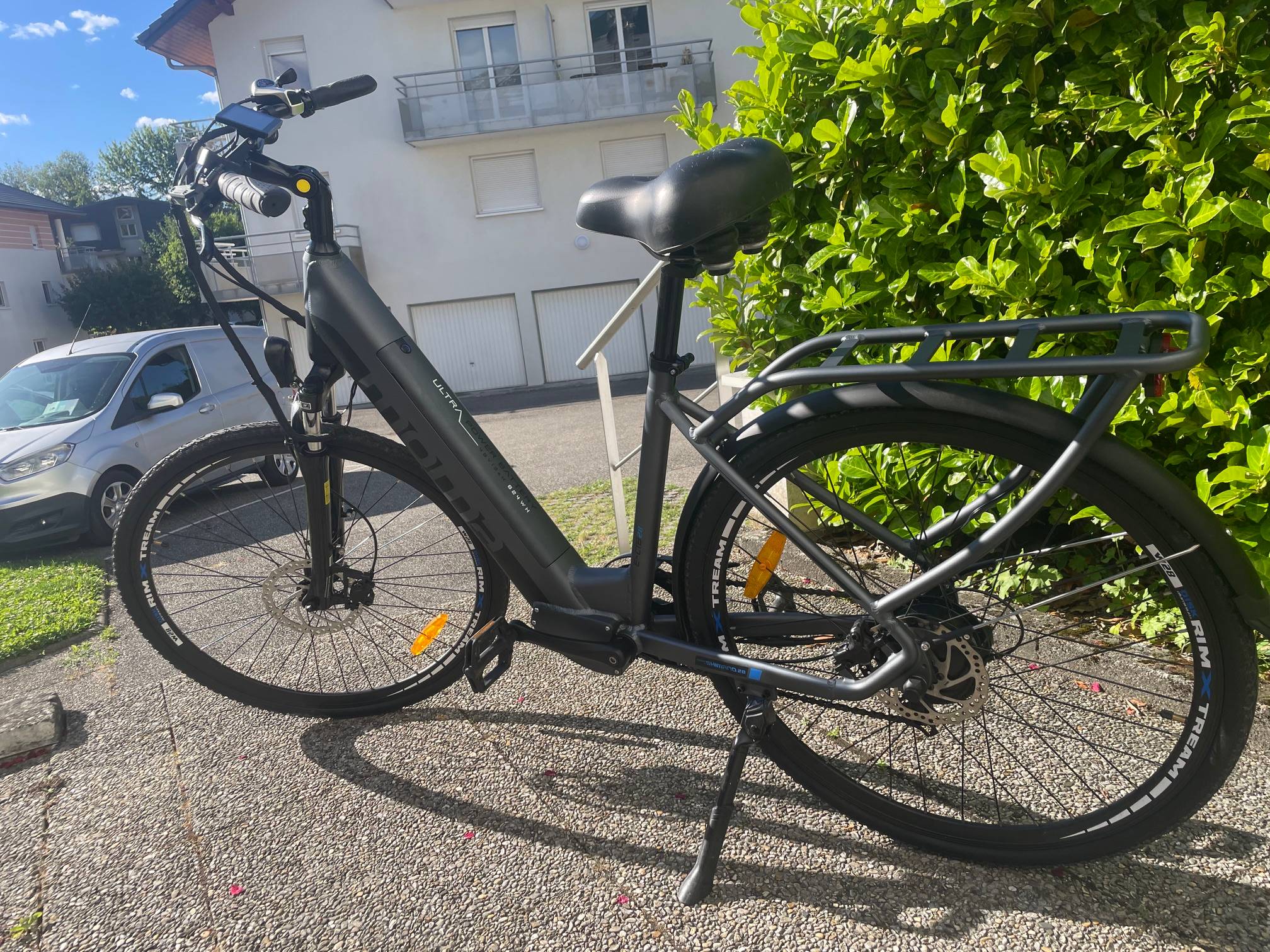 Vends vélo assistance électrique MOMA