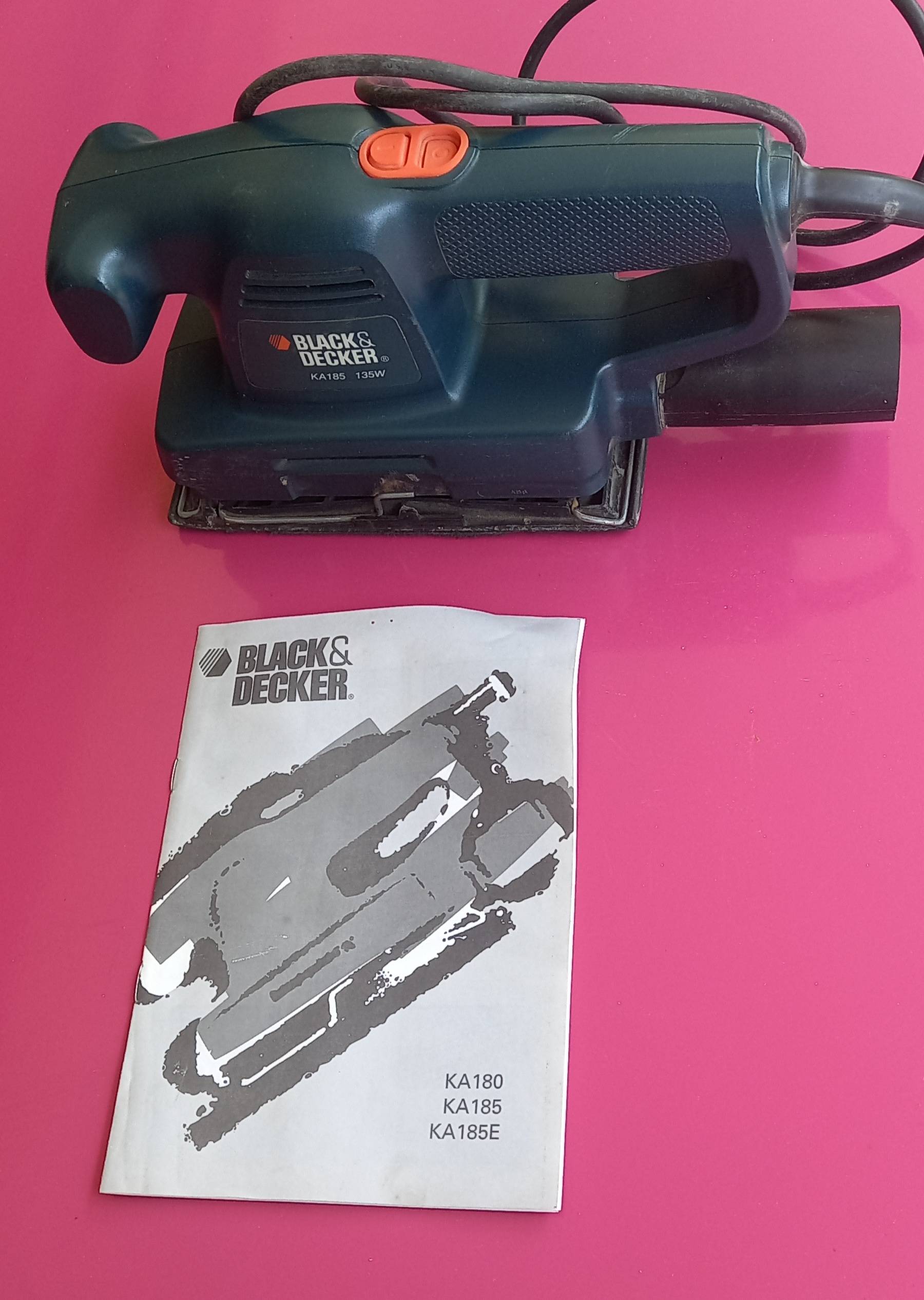 Vends ponceuse vibrante Black & Decker K185