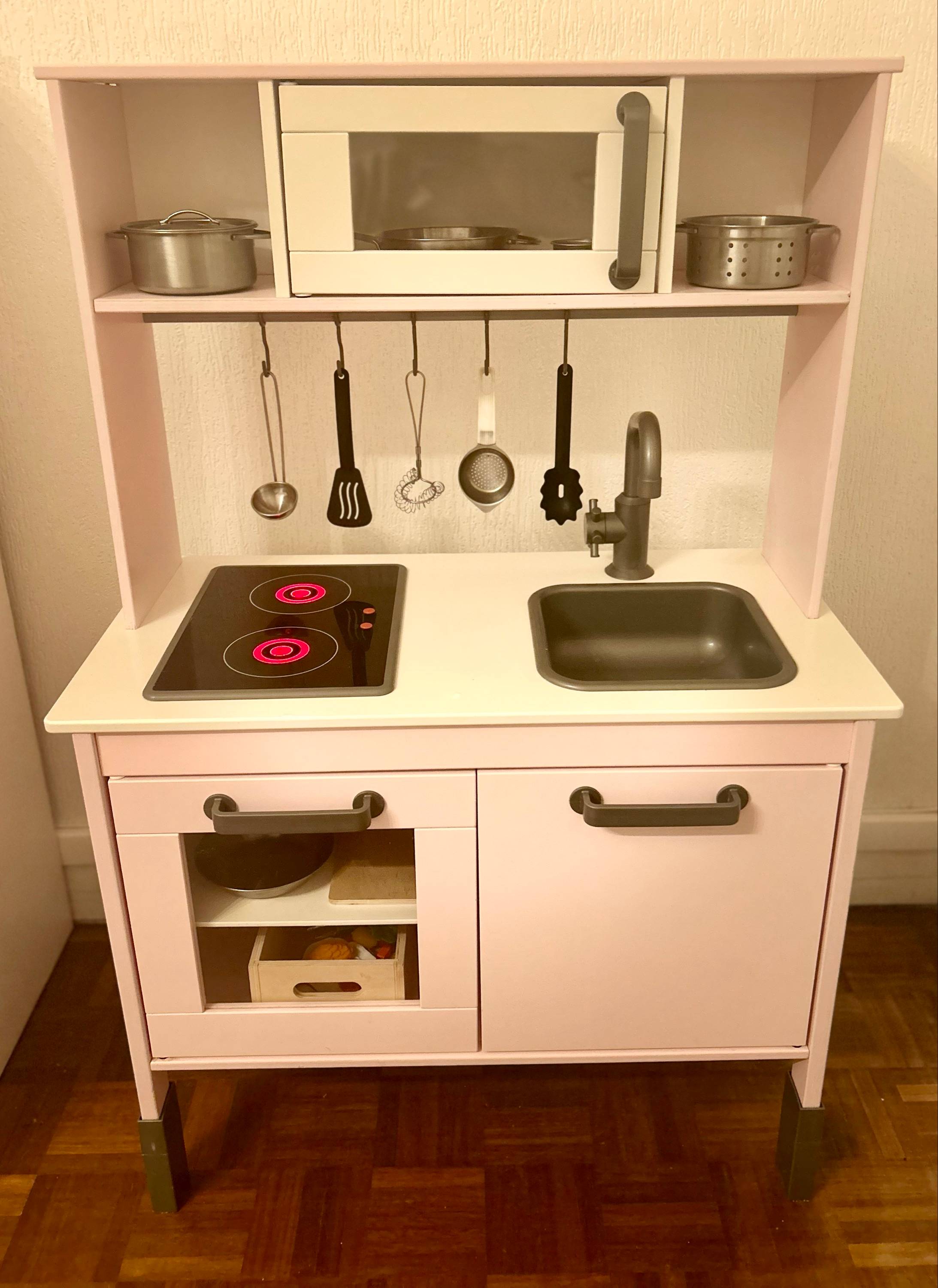 Mini cuisine IKEA DUKTIG – Rose – Édition retirée de la vente