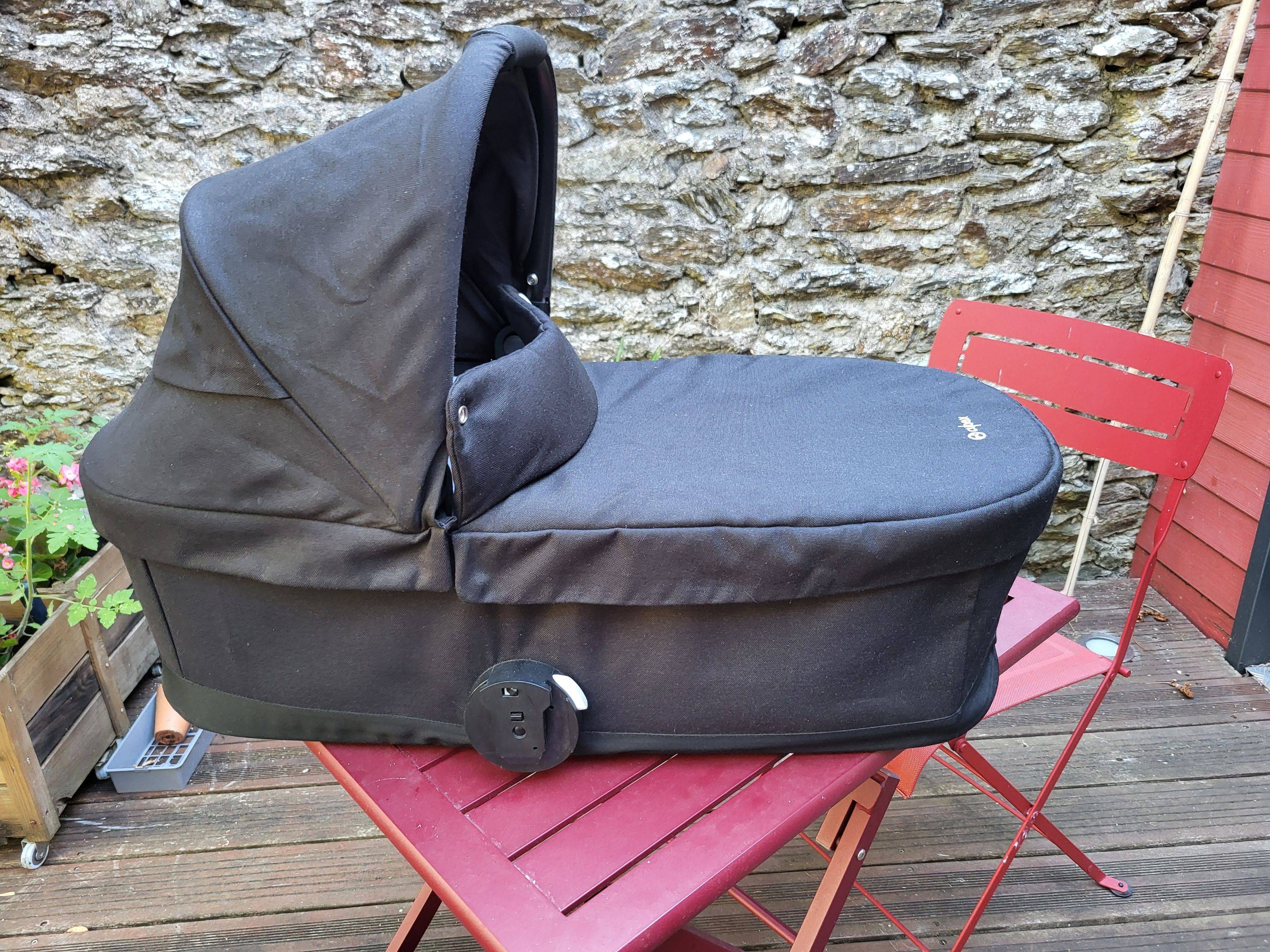 Vends nacelle Cybex Cot S + matelas Kadolis