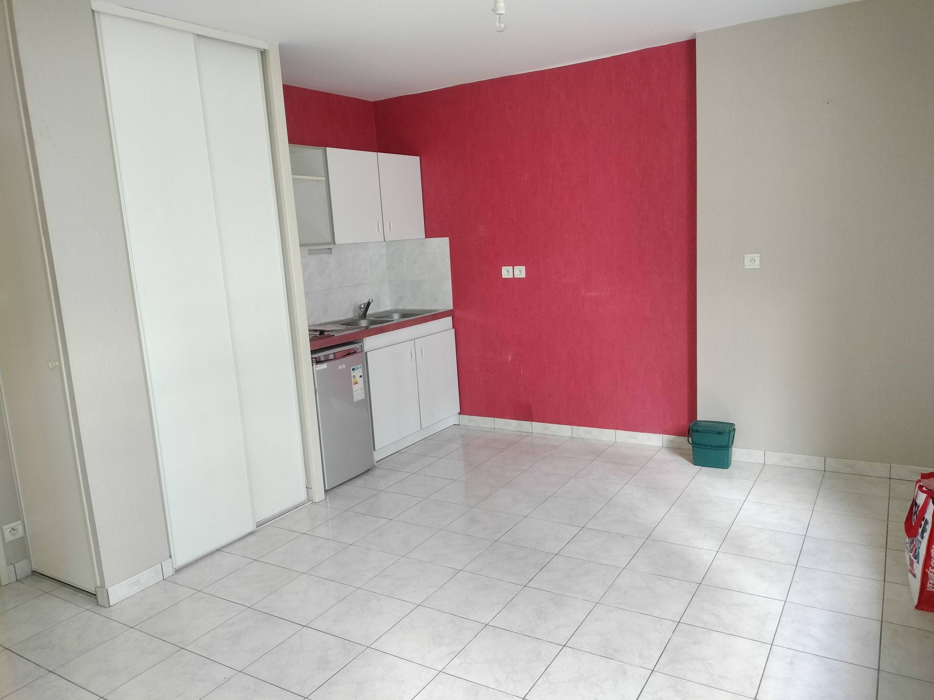 Loue T1bis 30m² à Angers St-Serge près du tram du CHU et Université droit
