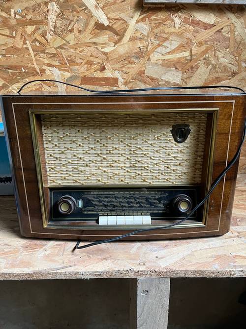 Vends ancienne radio à tubes