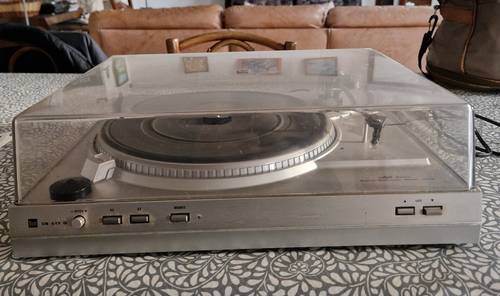 Vends platine tourne disque Dual 617 Q