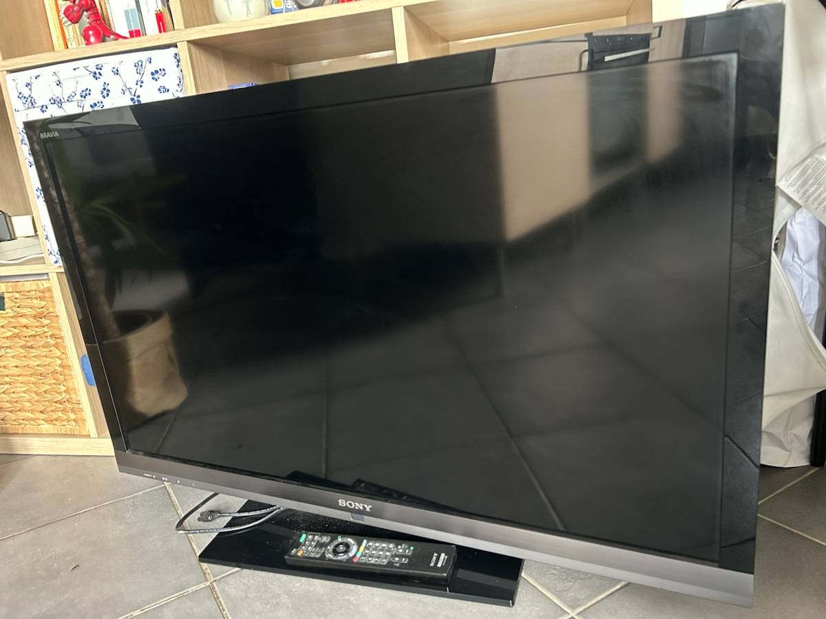 Téléviseur Sony bravia KDL-40EX710