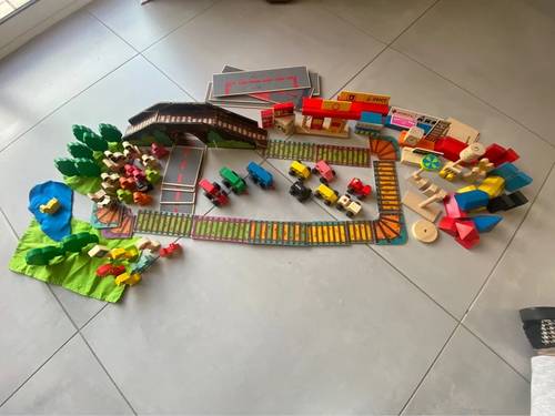 Grand jeu en bois de 118 pièces