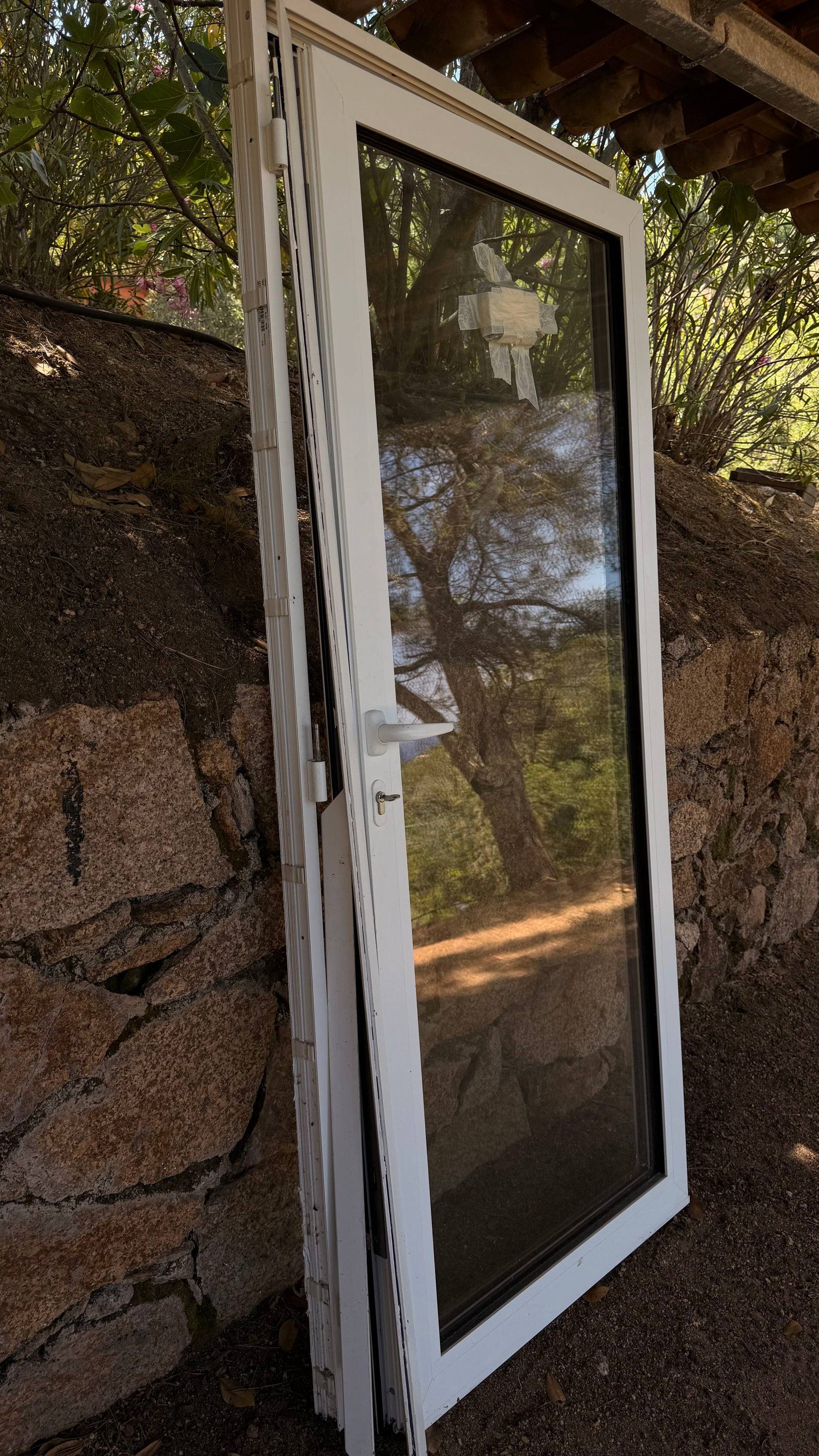 Vends bloc porte alu blanc double vitrage anti-effraction 90x200 sens TG 5 points de fermeture