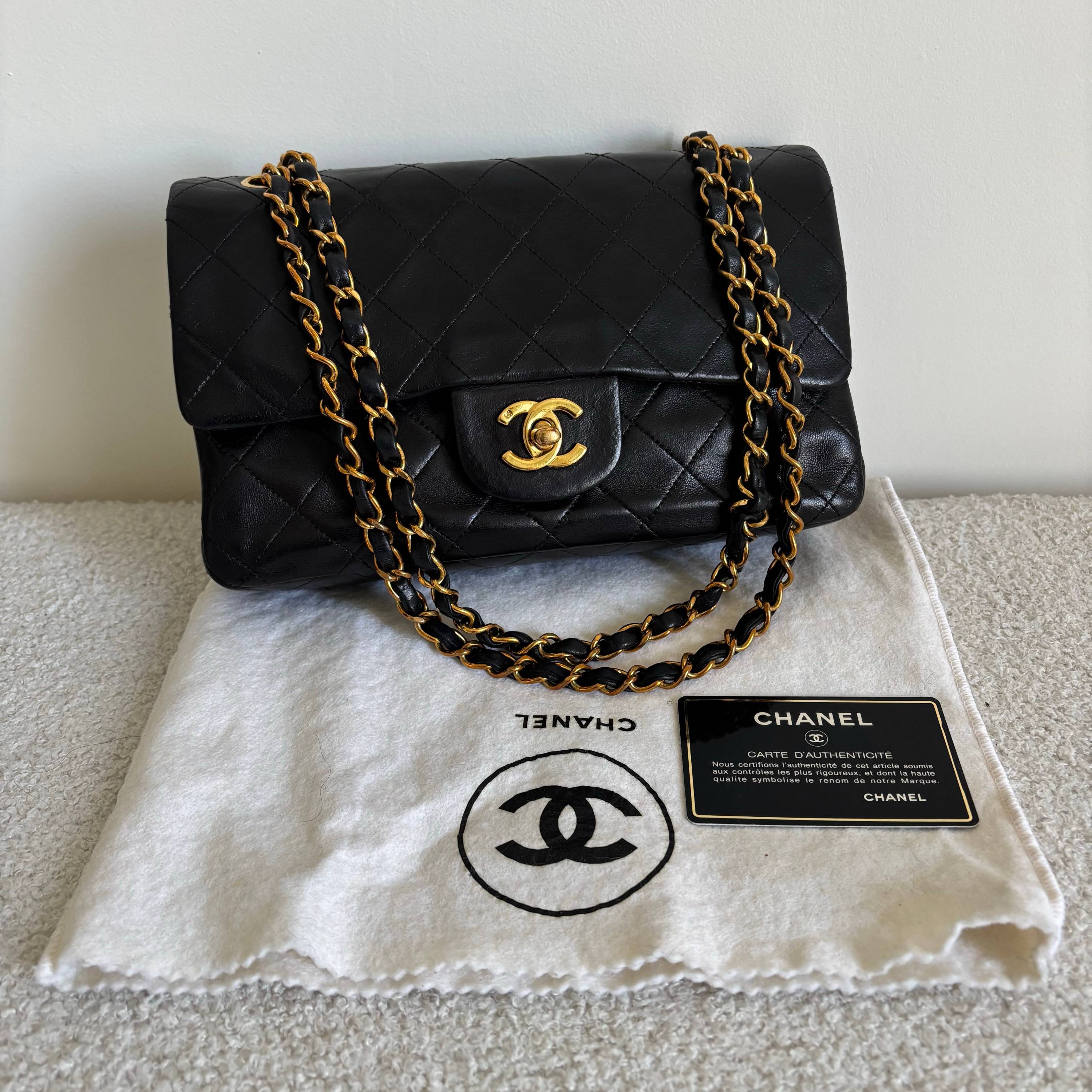 Vends sac Chanel Timeless 23 cm en cuir d’agneau en excellent état