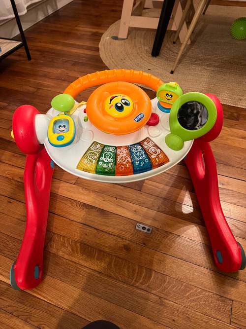 Trotteur pilote multi activité