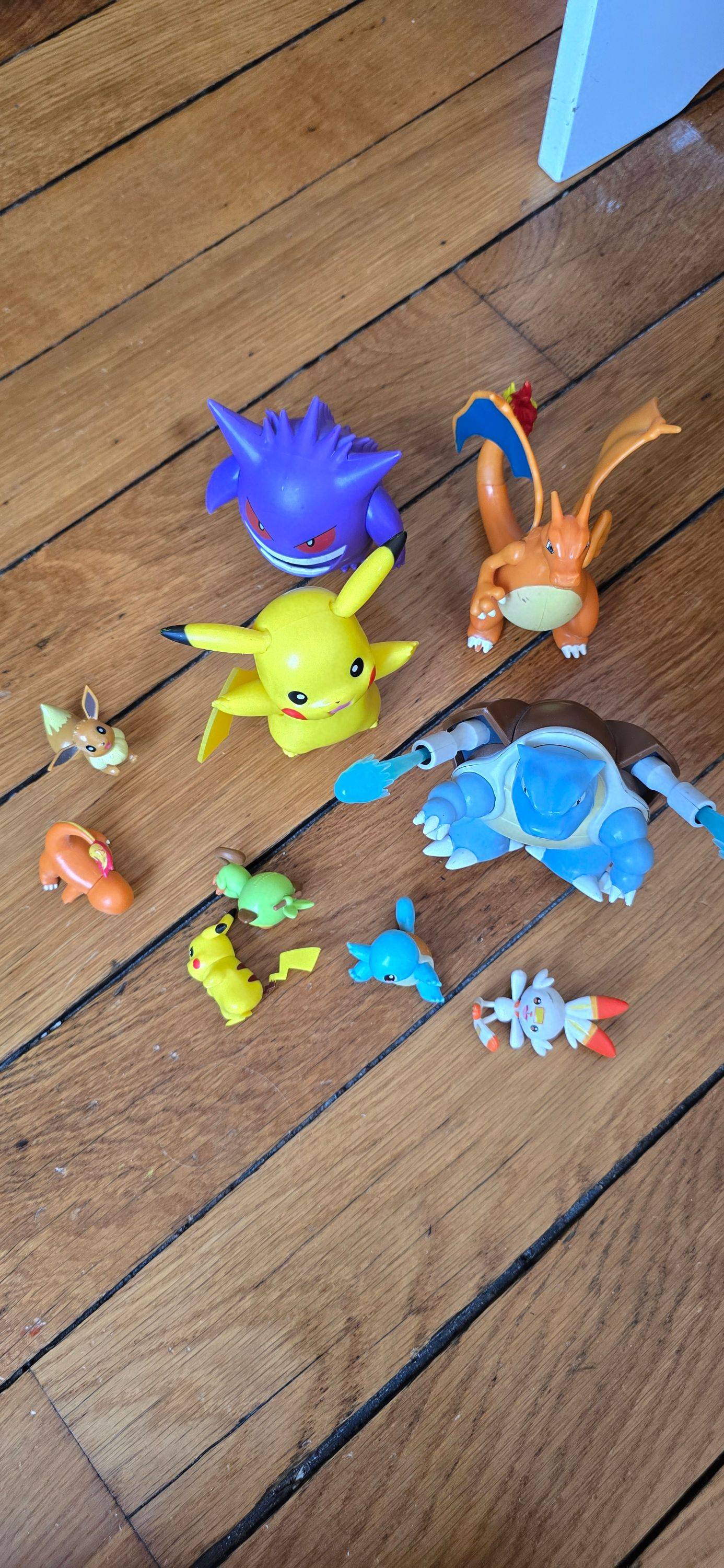 Vends lot de figurines Pokémon