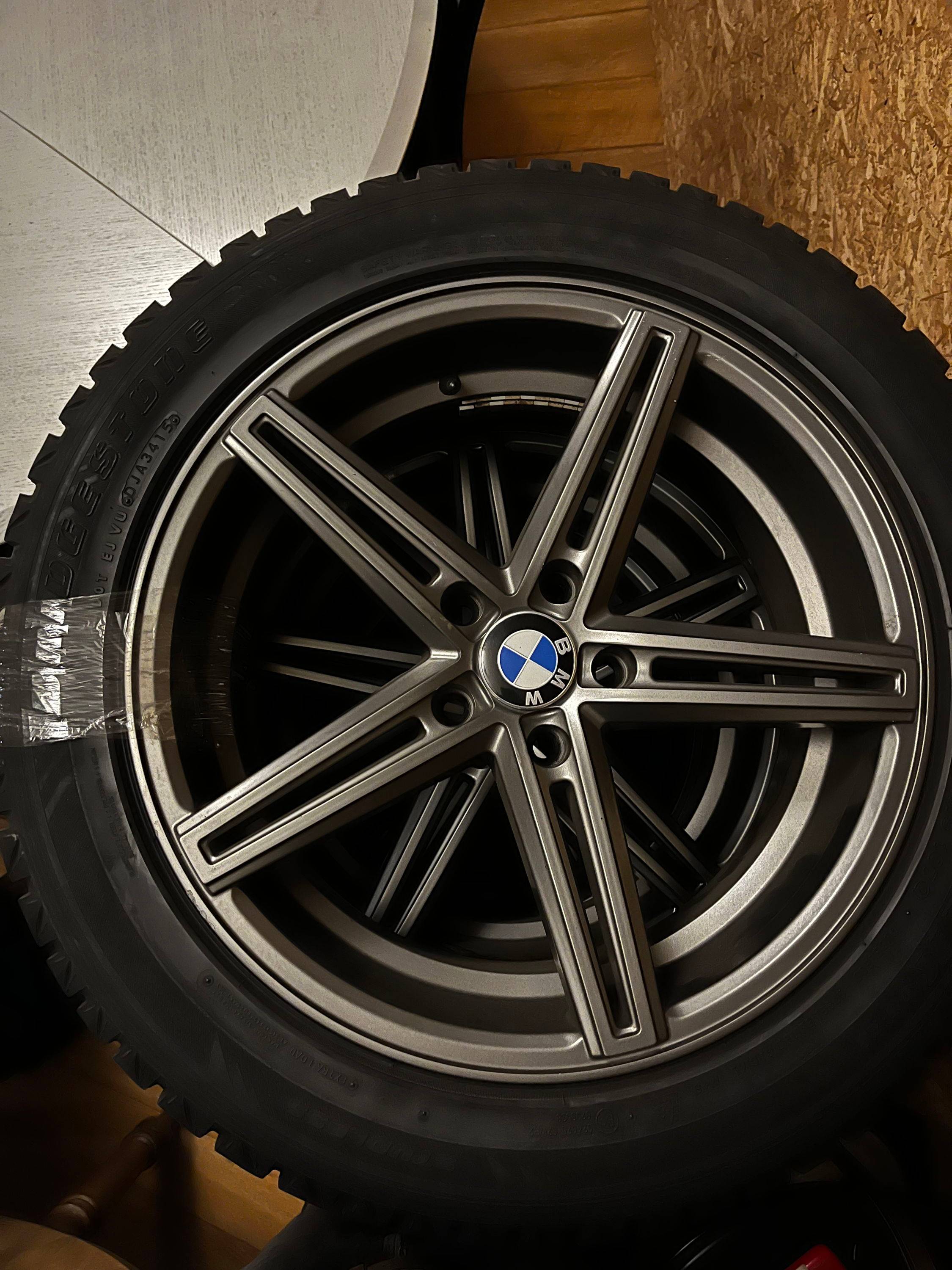 Roues complètes hiver – Jantes Alutec + Pneus Bridgestone Blizzak (255/50 R19) – BMW X6 SUV
