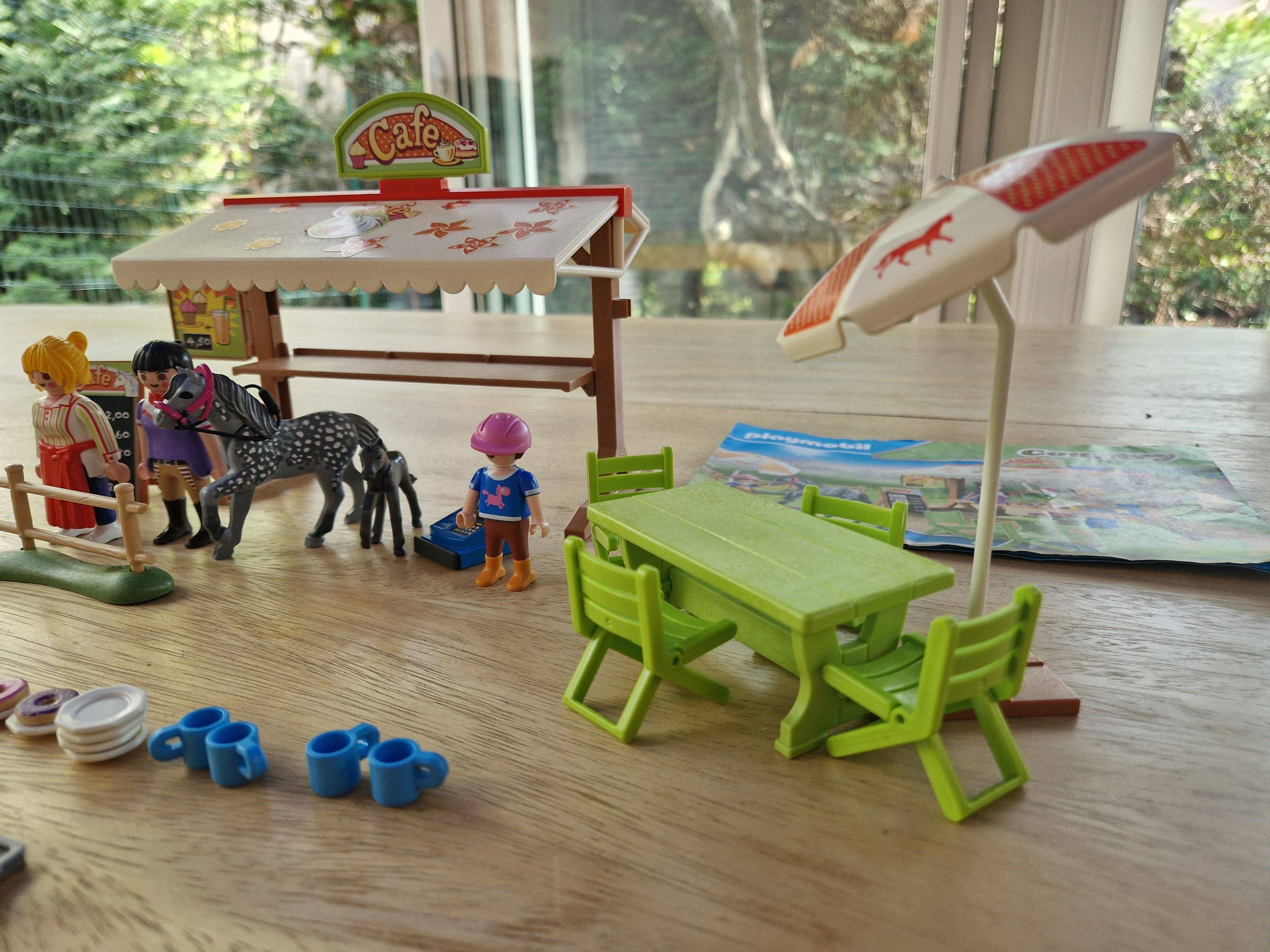 Vends Playmobil 70519 café du poney club