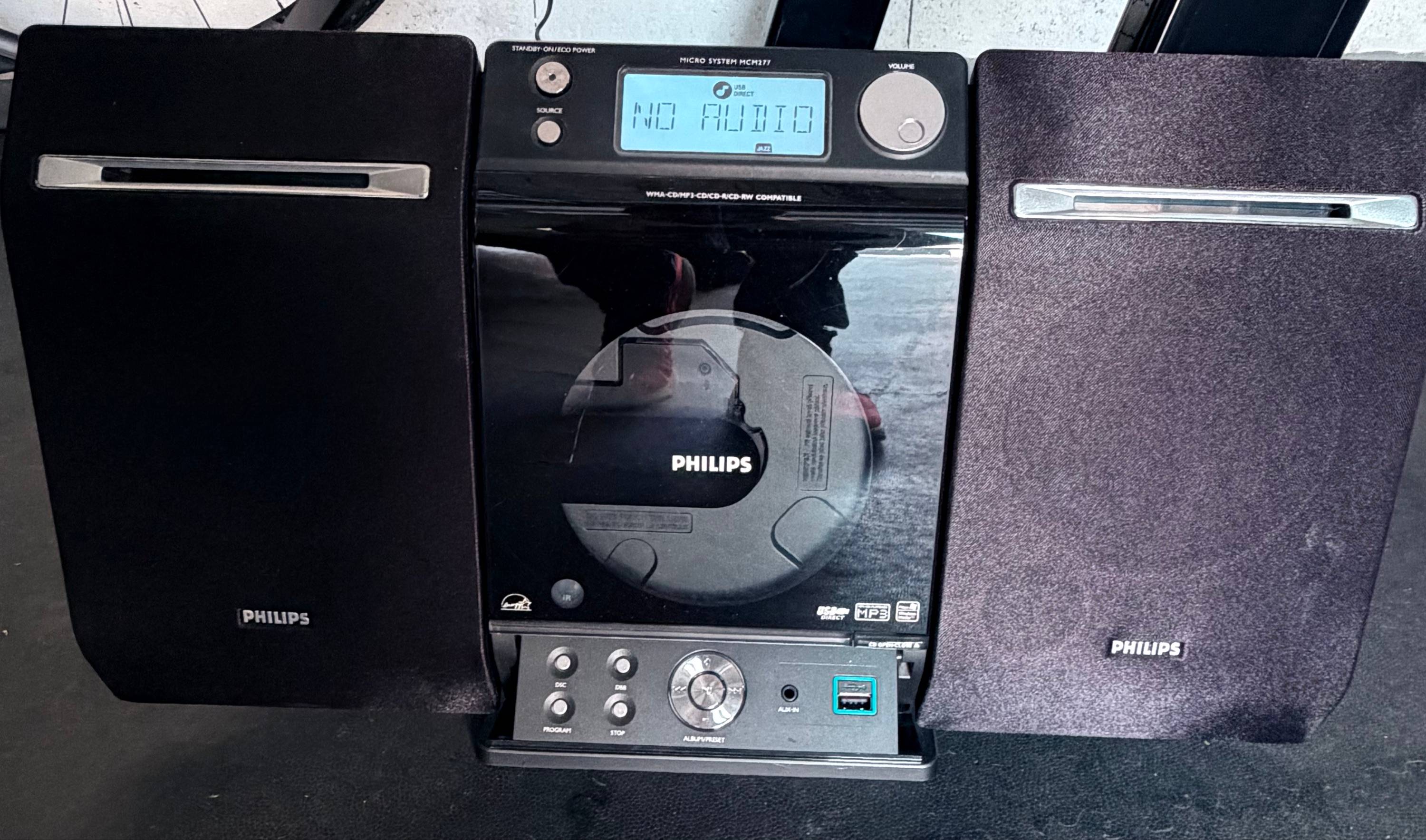 Vends chaîne Hi-Fi Philips MCM277 USB CD MP3 – parfait état