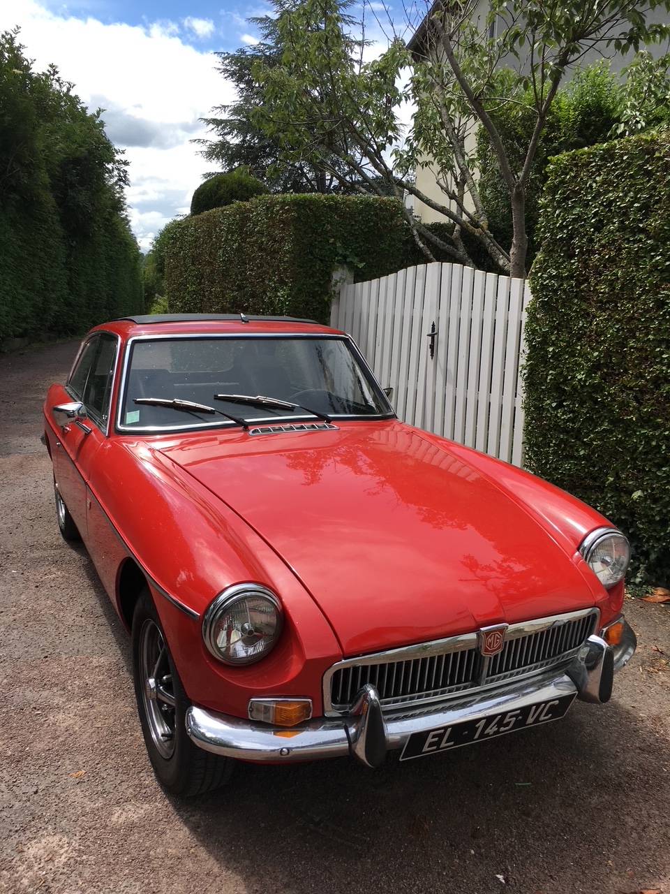 Vends très belle MGBGT 1976, overdrive, toit Webasto, entièrement refaite en 2016