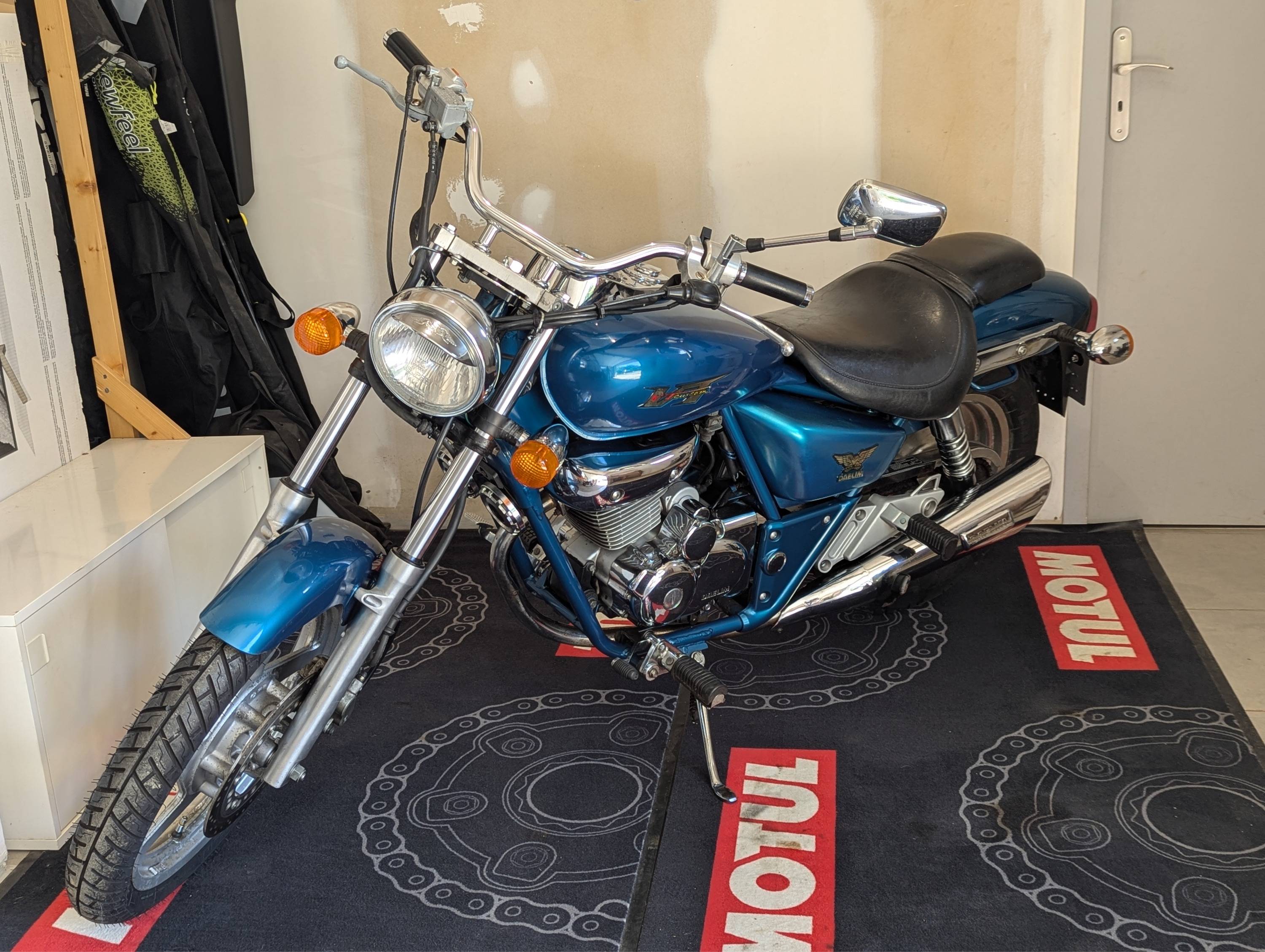 Vends Daelim VT Custom, 1998, 19666km