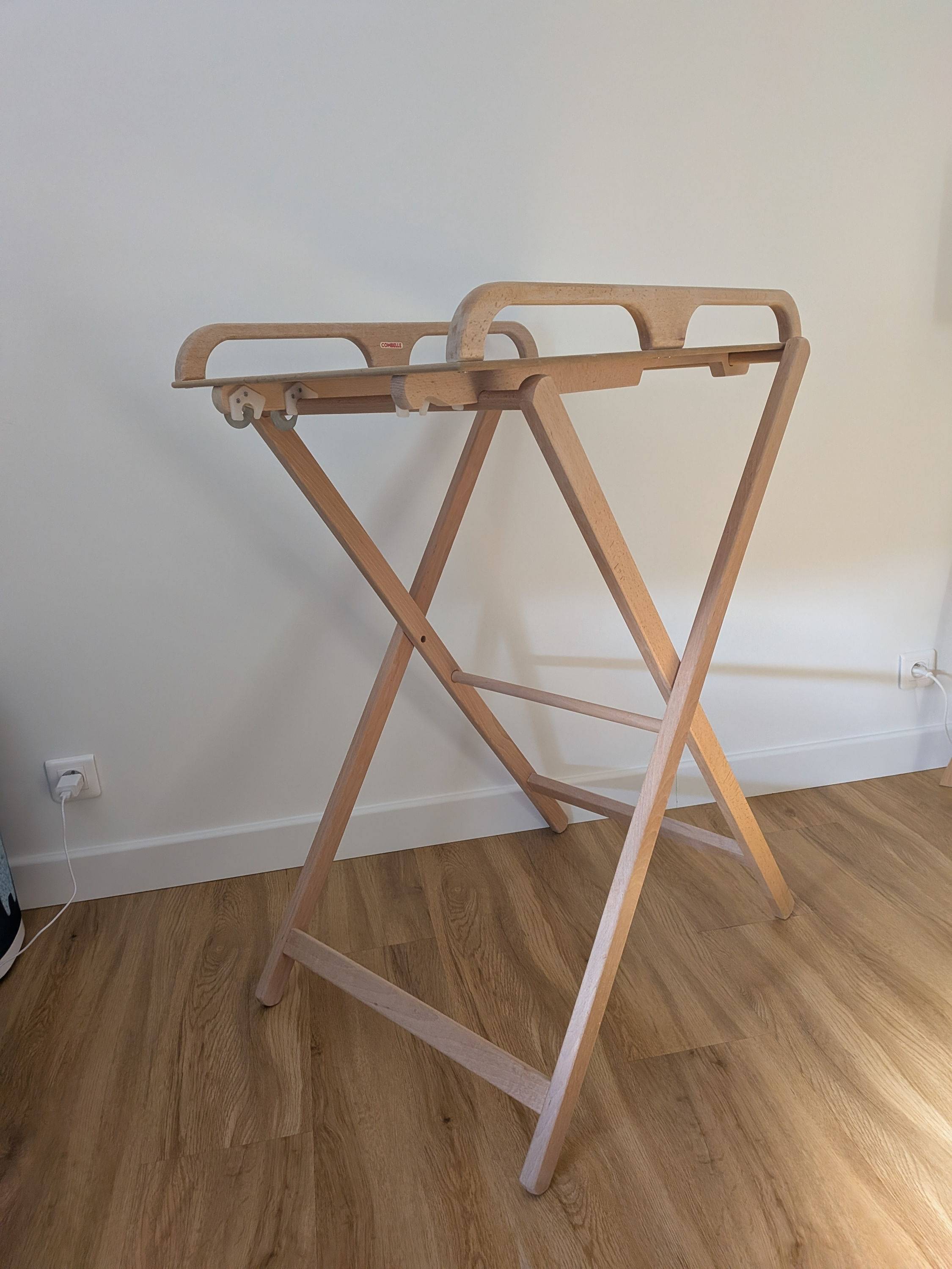 Vends table à langer modèle Jade (Combelle)