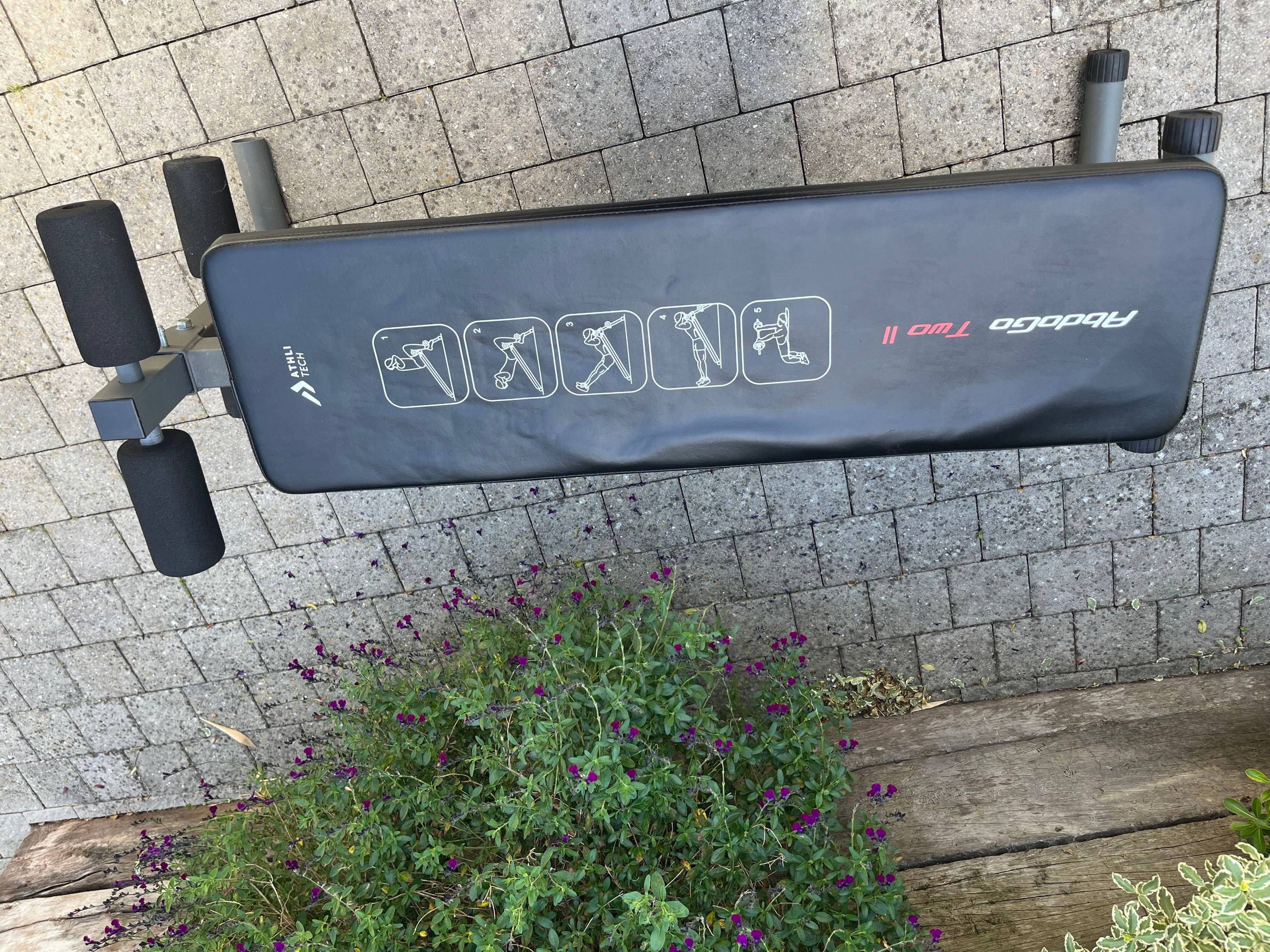 Vends banc de musculation/fitness/abdominaux/réglable à tous les gabarits/en parfait état