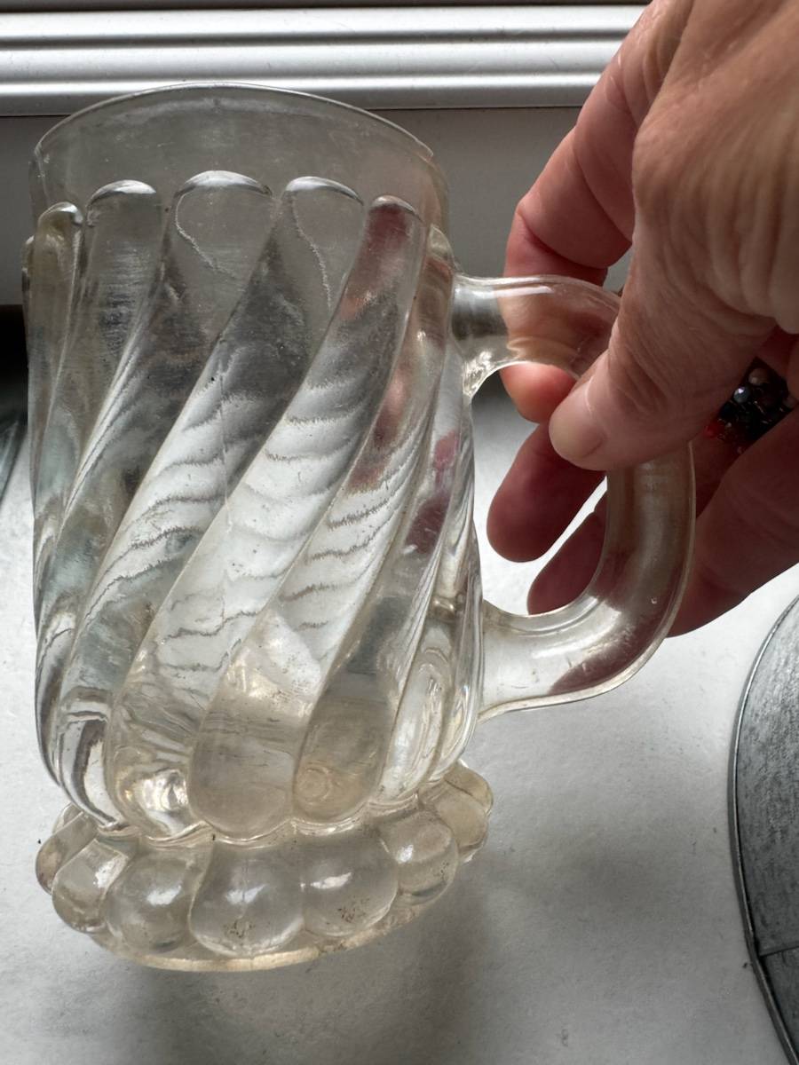 Vends très ancien verre à bière