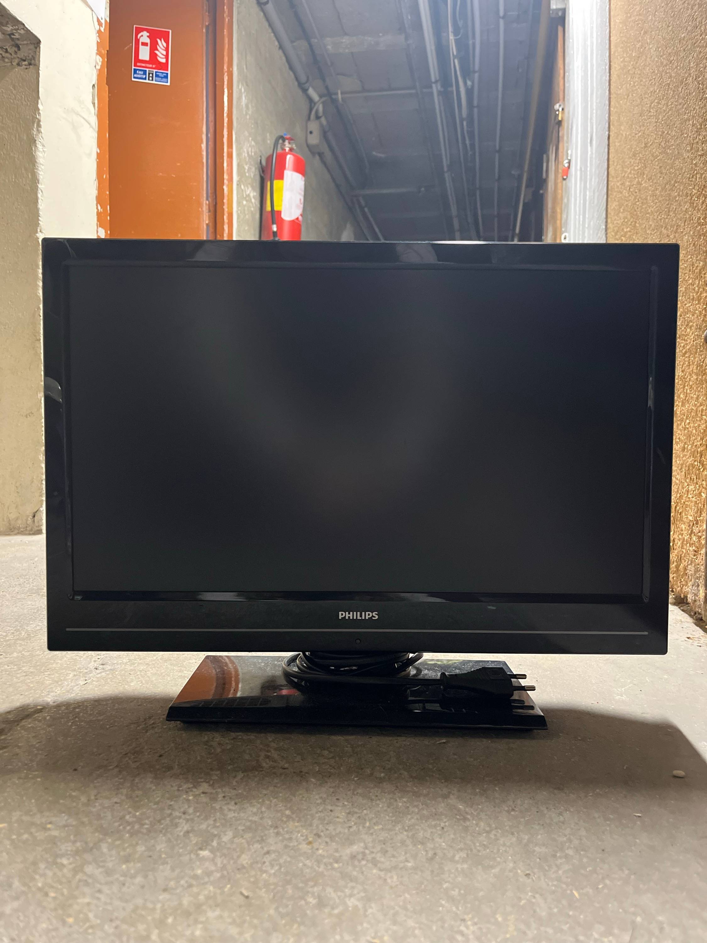 Télé Philips 19pouces HD avec télécommande