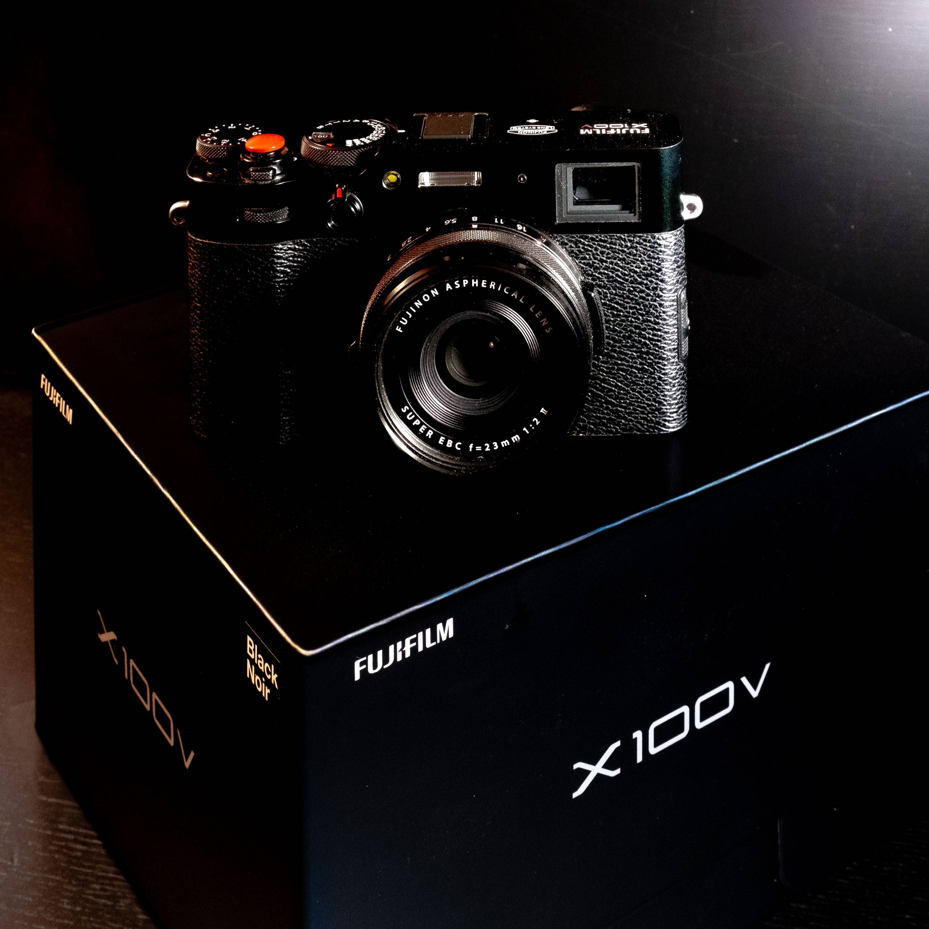 Vends Fuji X100V en parfait état avec 8700 déclenchements
