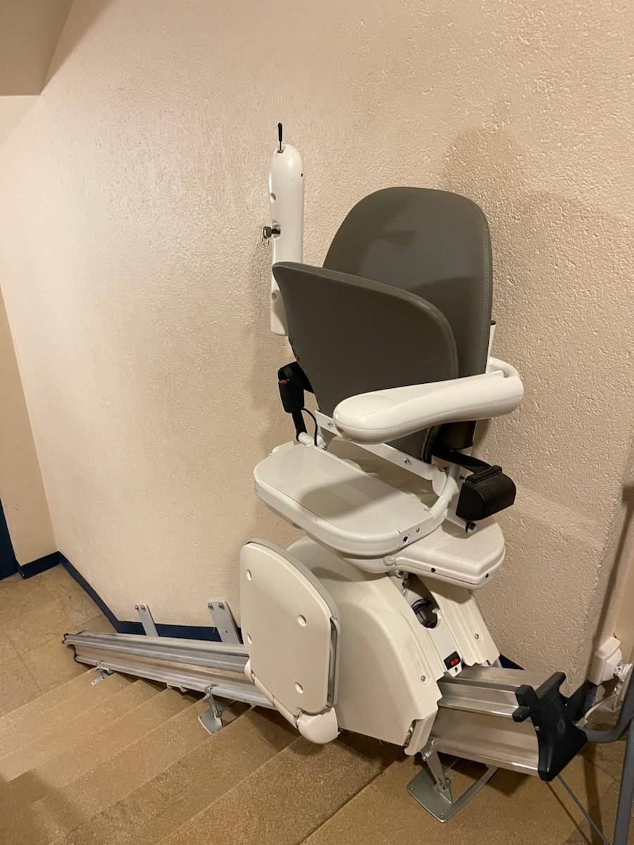 Monte-escalier neuf de la marque Otolift