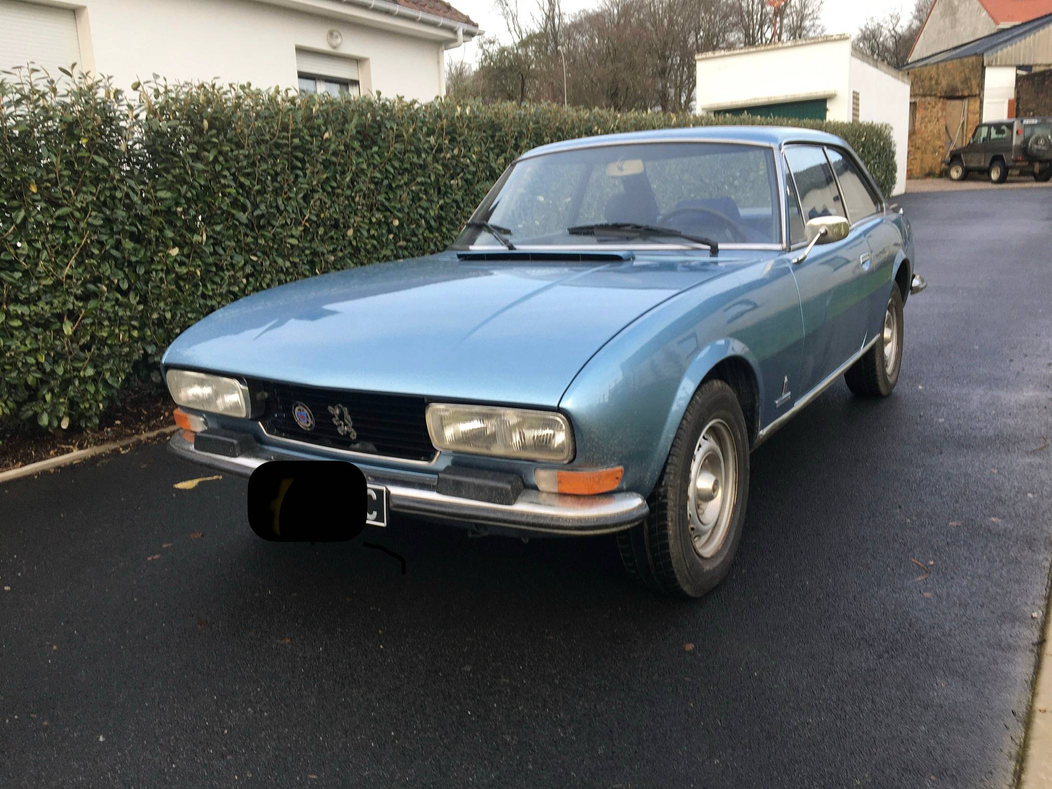 504 Peugeot coupé V6 carbu