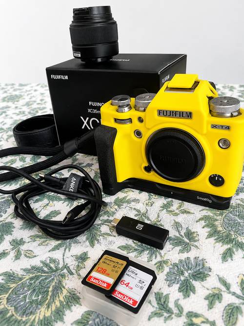 Vends Fujifilm XT-4 & objectif Fujifilm XC 35mm f/2, état comme neuf