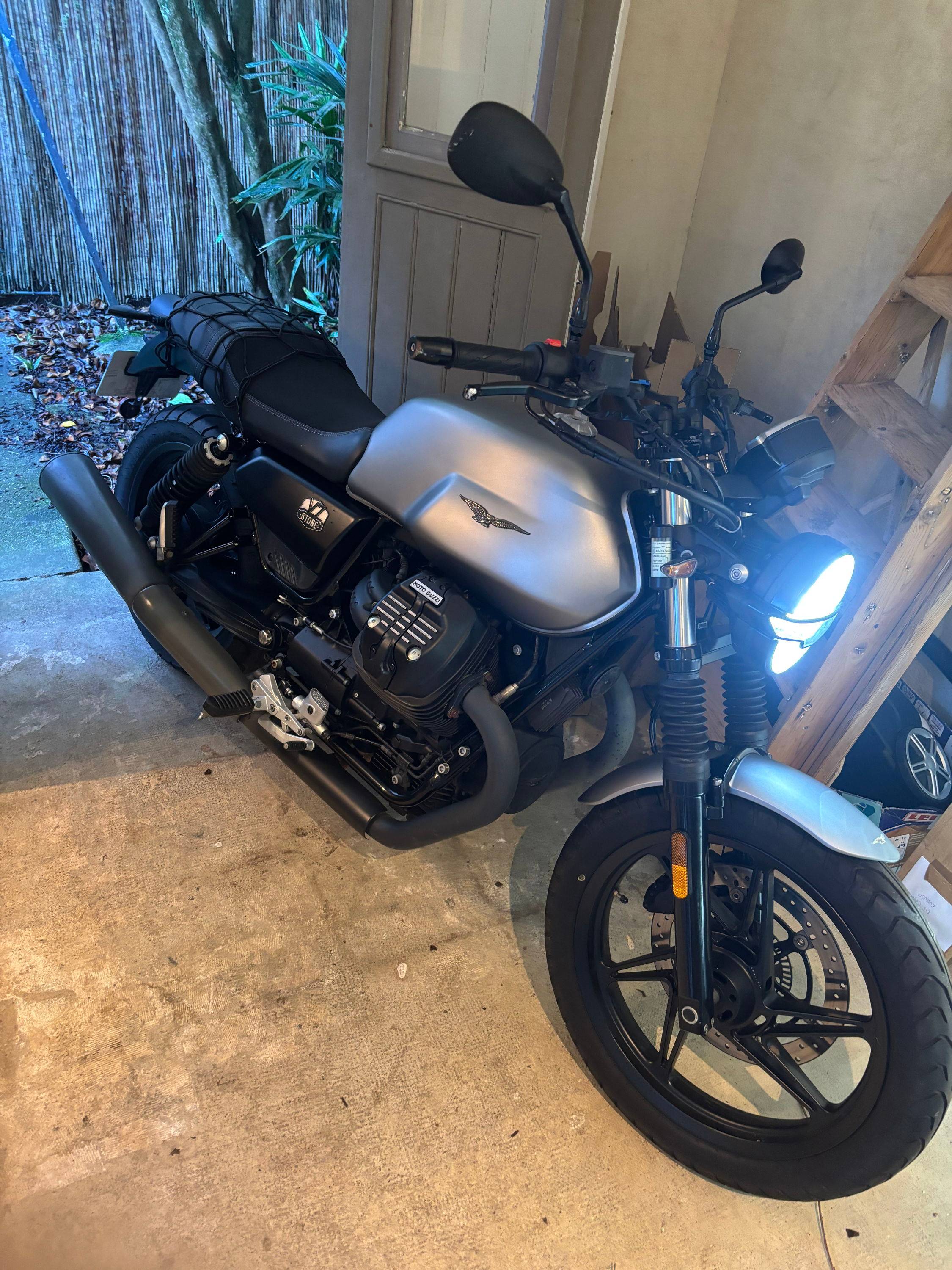 Vends Moto Guzzi V7, 2022, 12600km