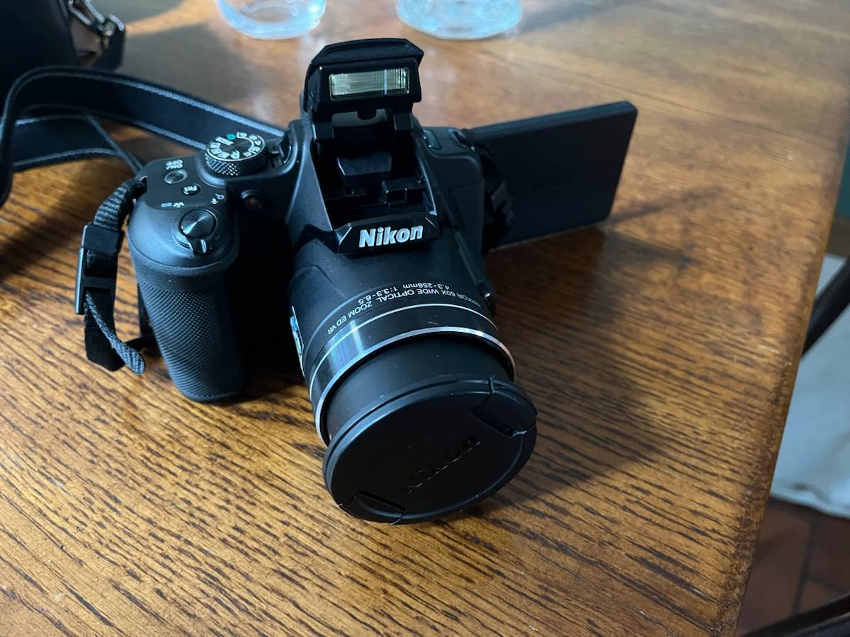 Appareil photo bridge NIKON